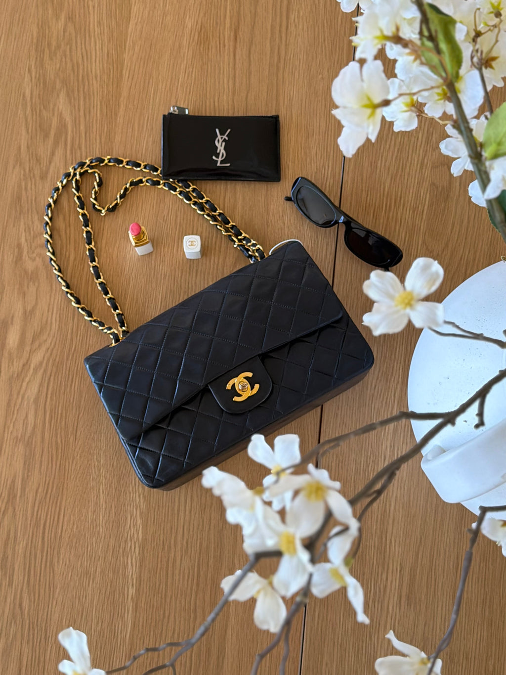 CHANEL VINTAGE MEDIUM CLASSIC FLAP IN LAMBSKIN LEATHER