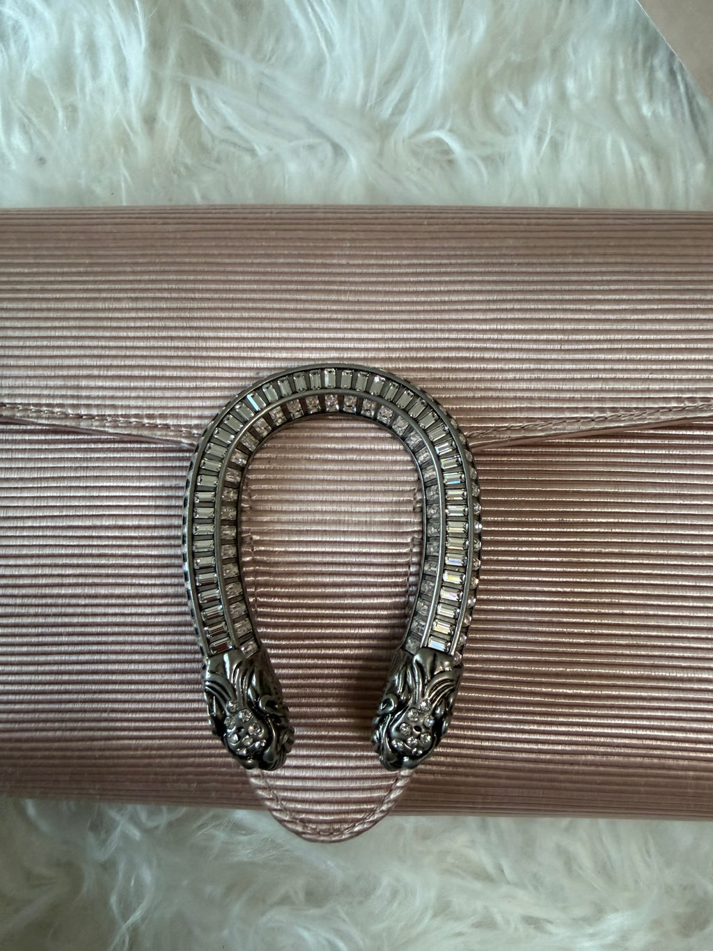 GUCCI DIONYSUS SILK SATIN CLUTCH WITH CRYSTAL TIGER HEAD