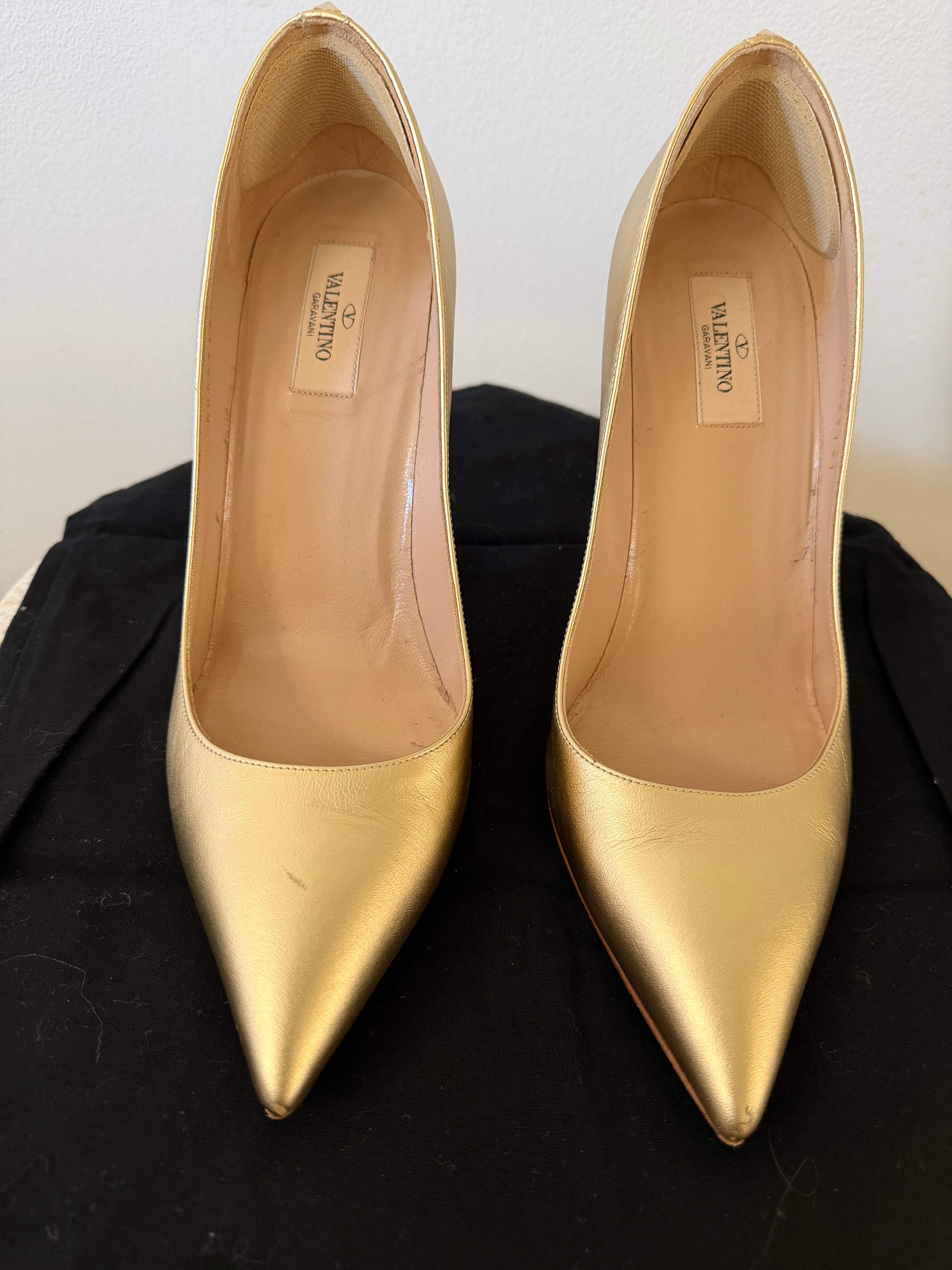 Valentino Garavani Pointed Toe Pump