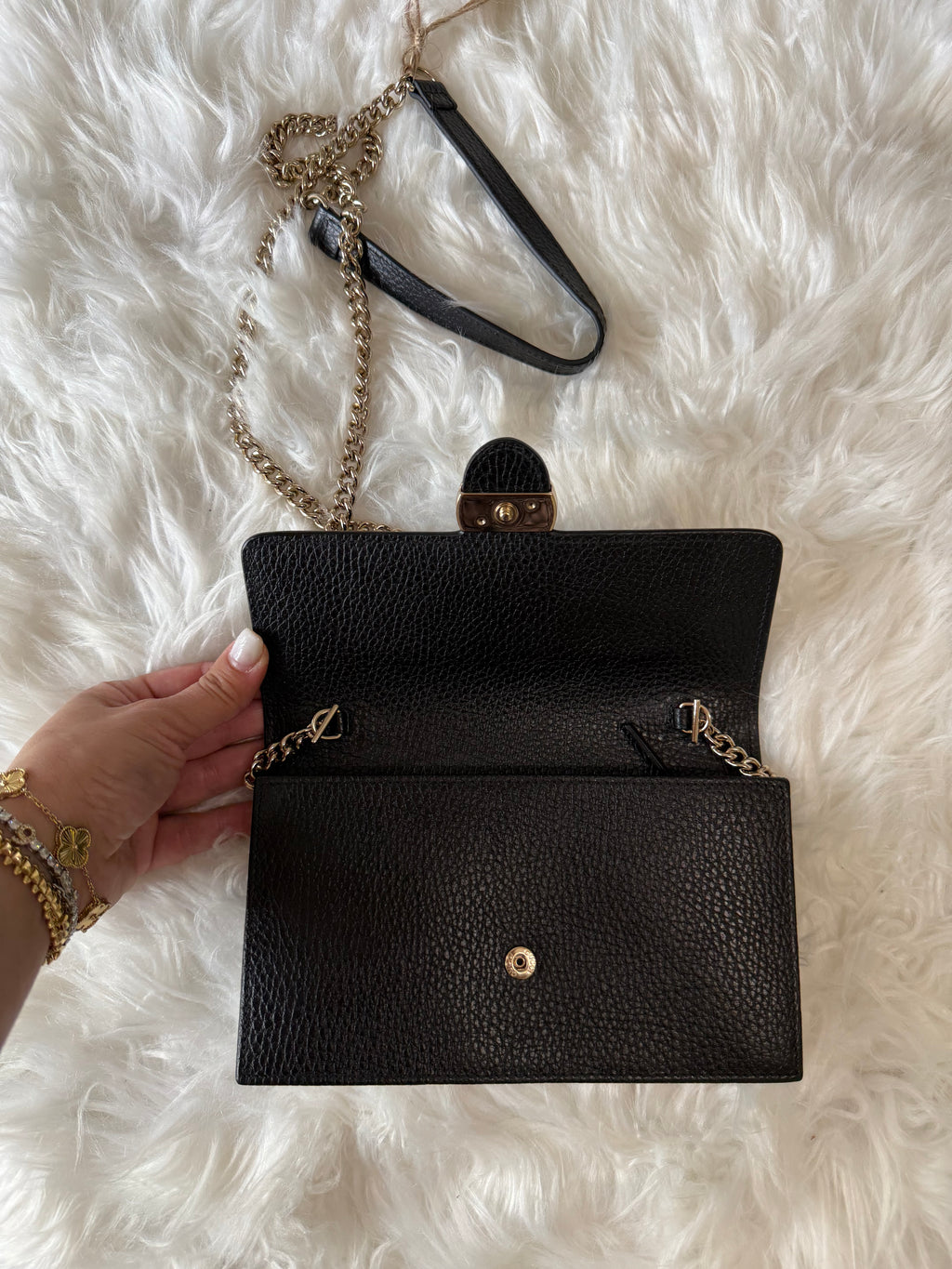 GUCCI INTERLOCKING G WALLET ON CHAIN