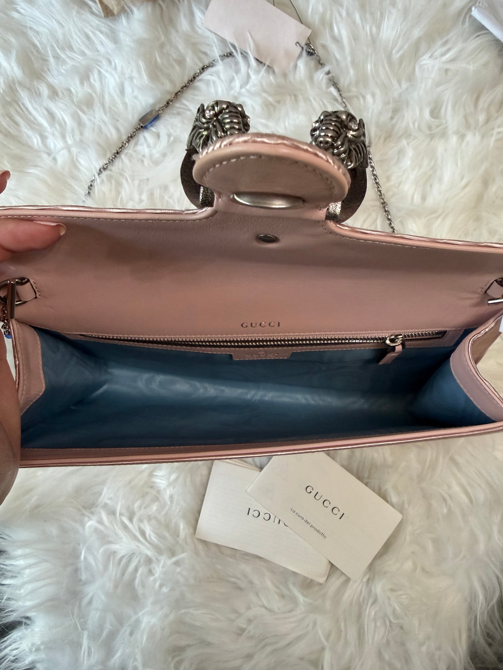 GUCCI DIONYSUS SILK SATIN CLUTCH WITH CRYSTAL TIGER HEAD