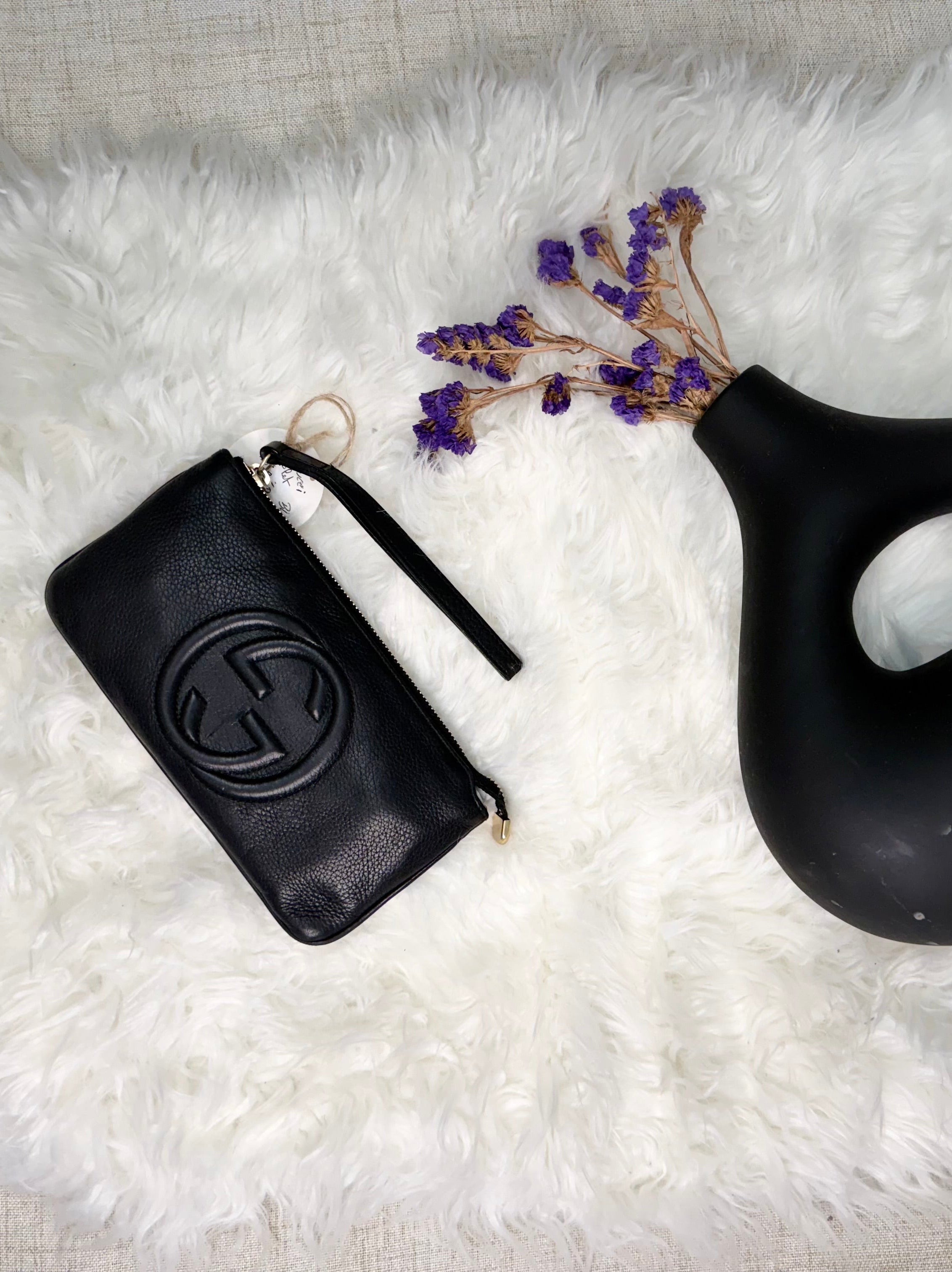 GUCCI INTERLOCKING GG WRISLET/POUCH