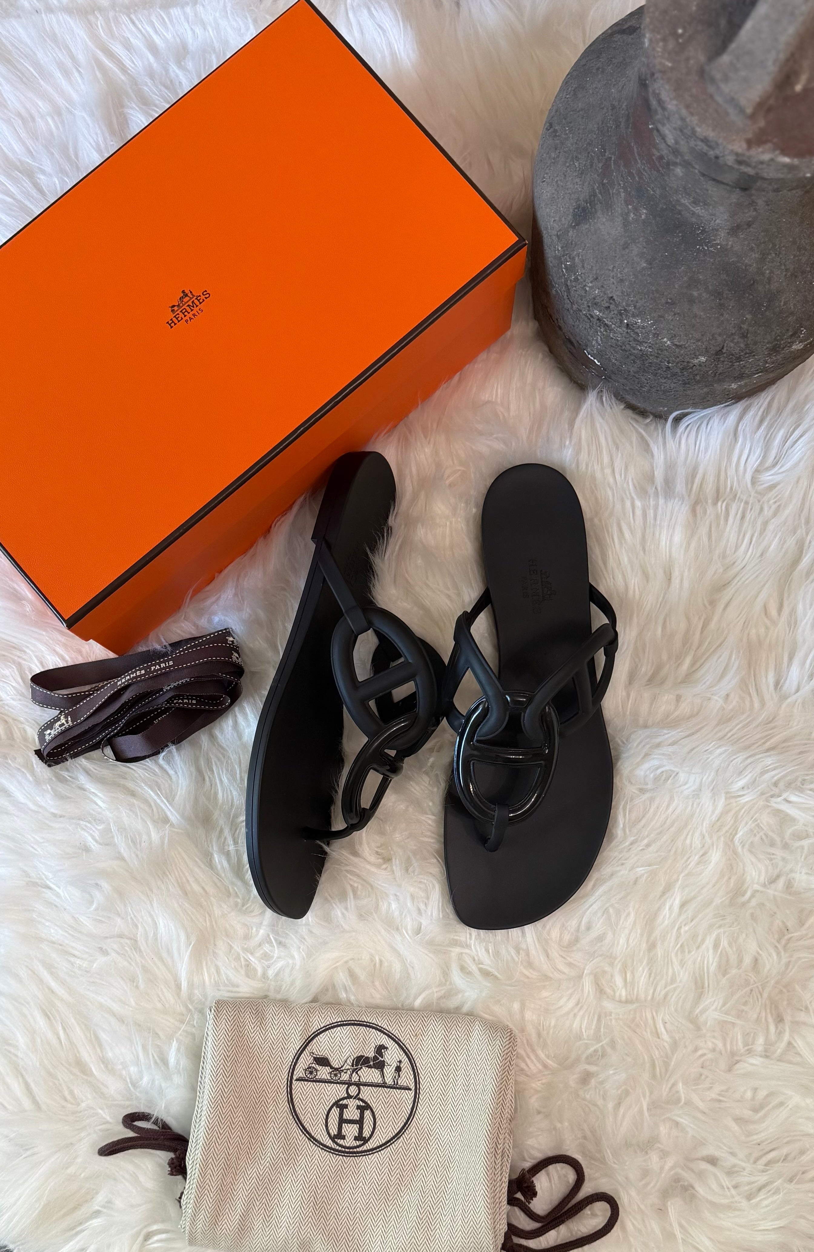 HERMES RUBBER EGERIE SLIDES
