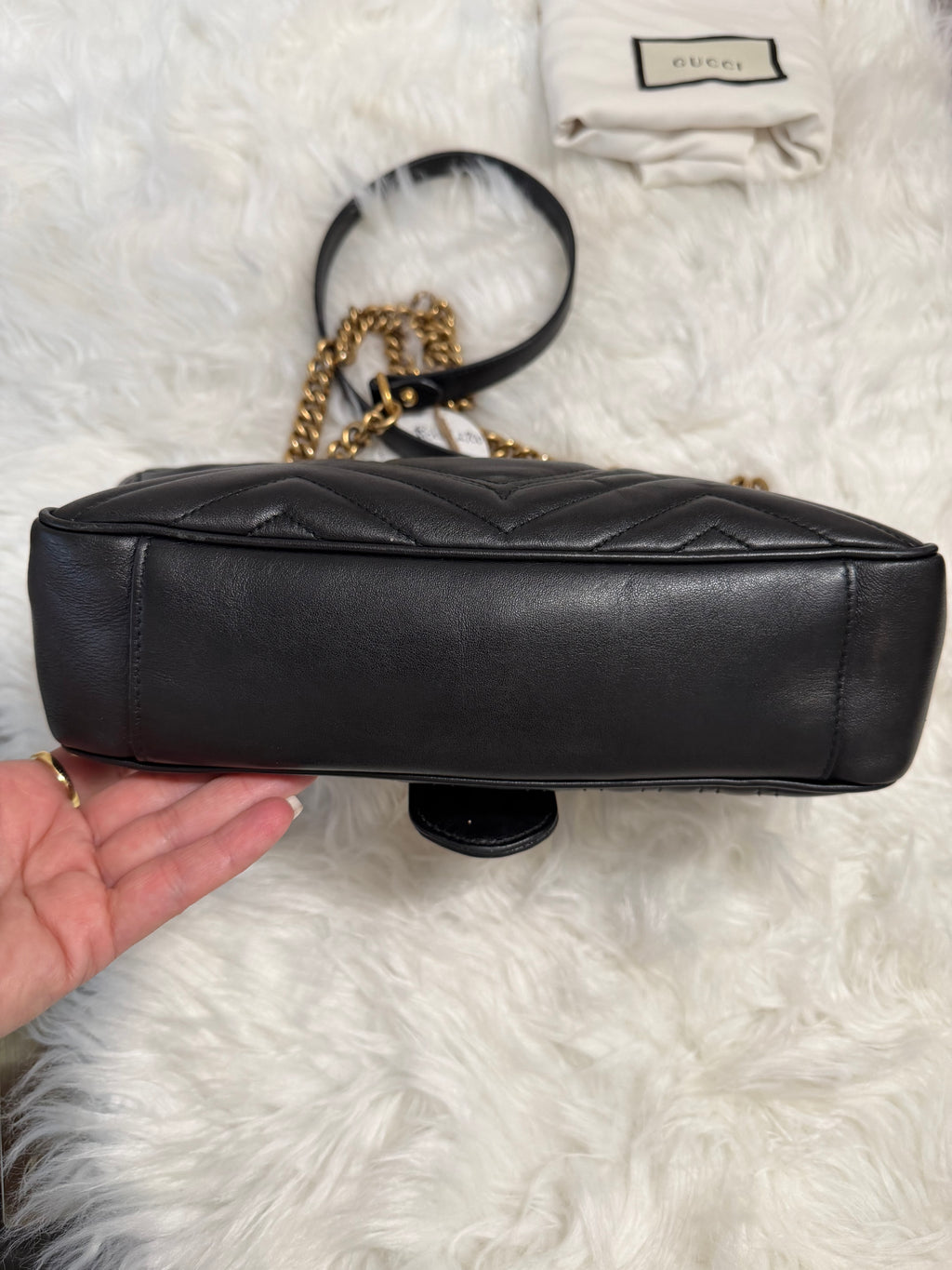 GUCCI GG MARMONT SHOULDER BAG