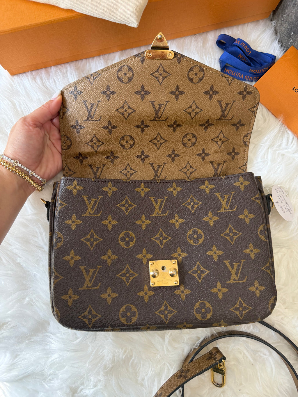 LOUIS VUITTON MONOGRAM POCHETTE METIS