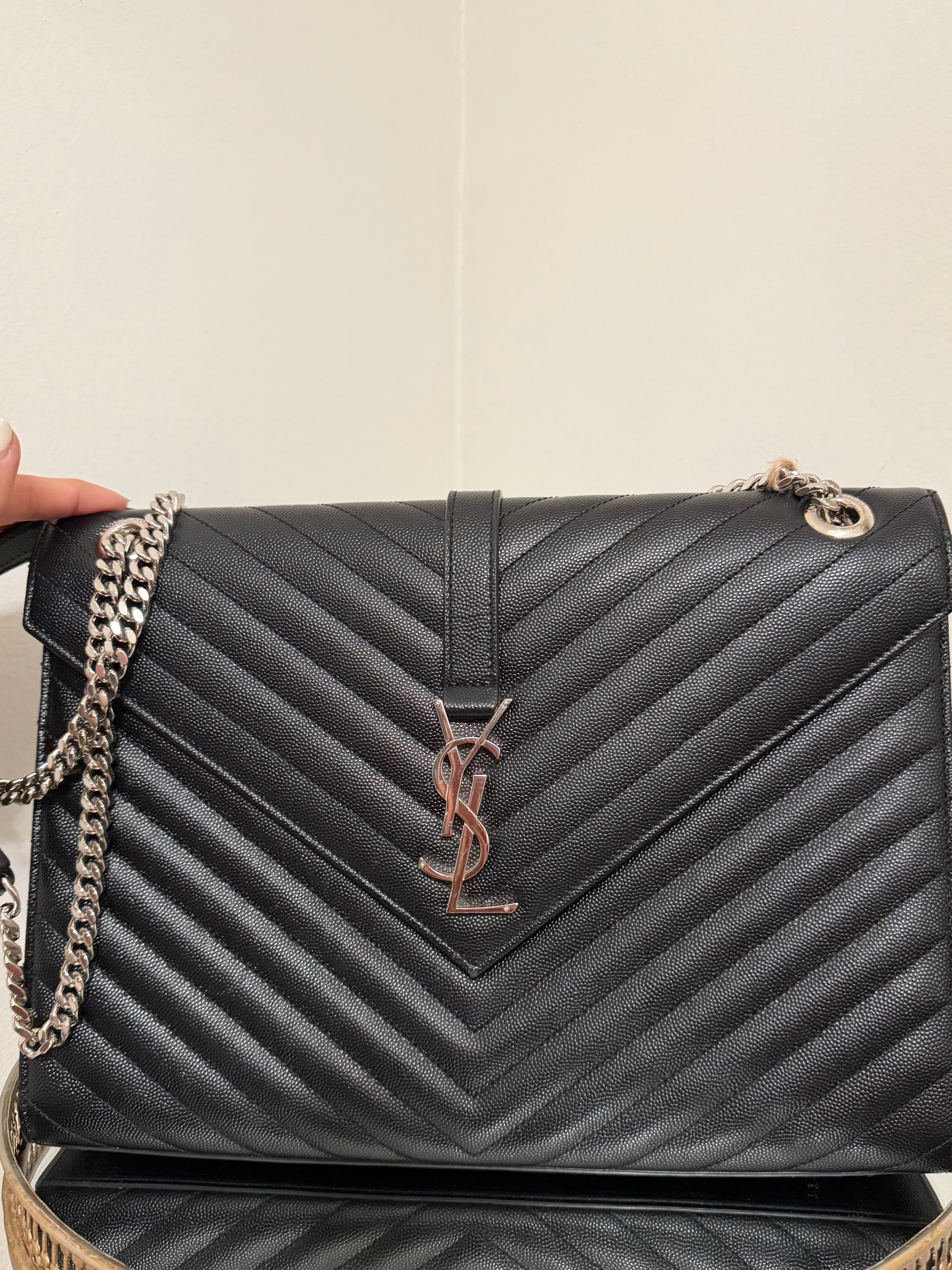 SAINT LAURENT LARGE CASSANDRA ENVELOPE BAG