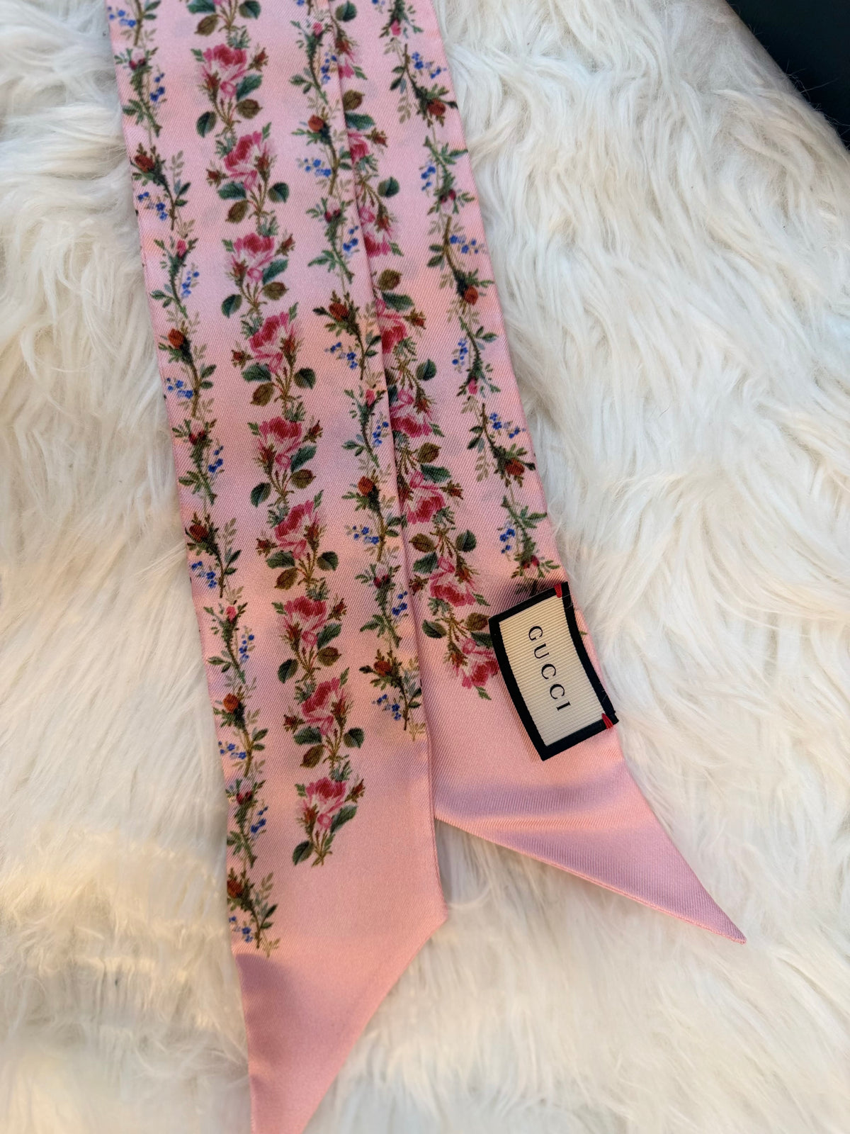 GUCCI SILK NECK BOW Twilly
