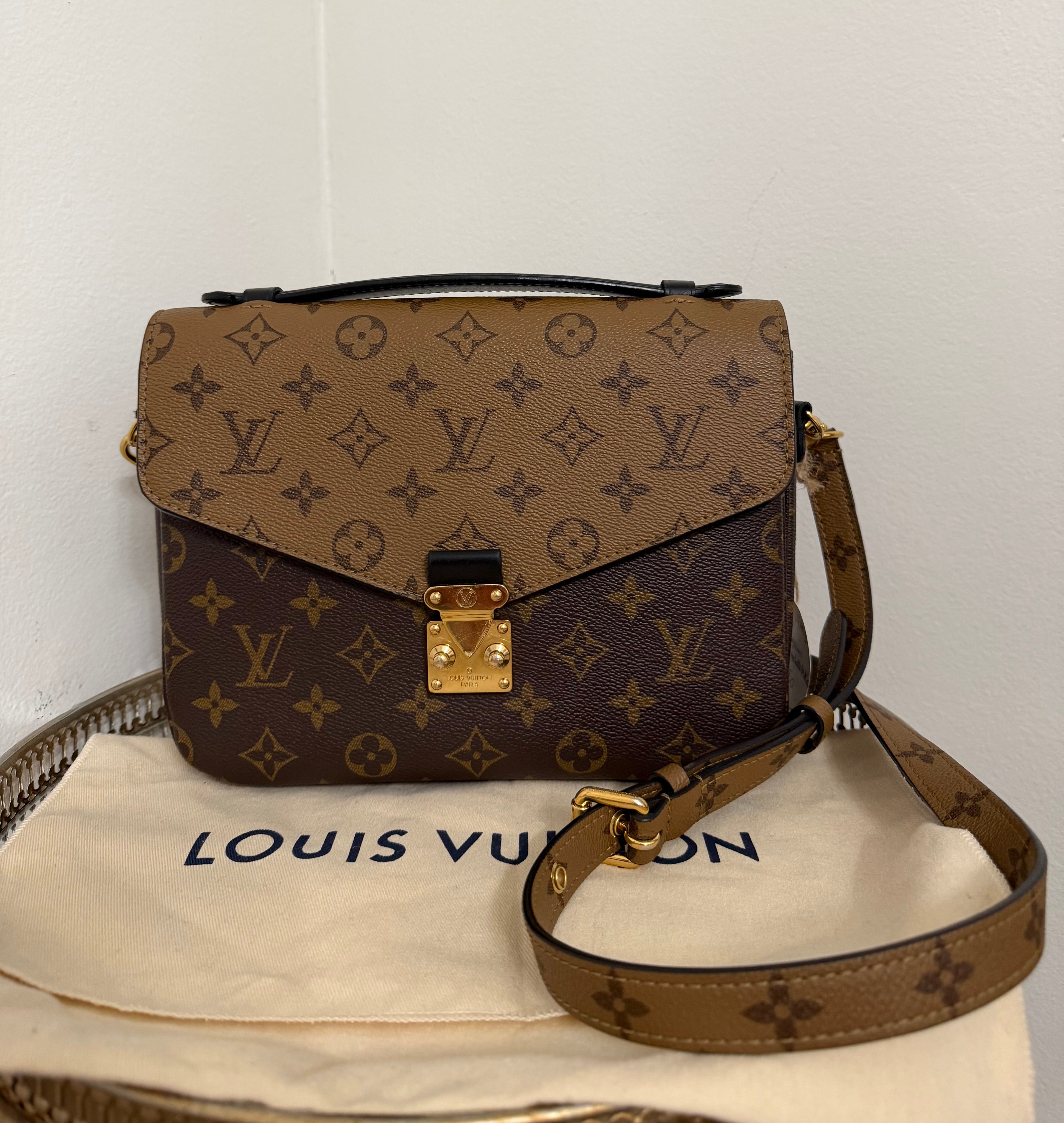 Louis Vuitton REVERSE MONOGRAM METIS