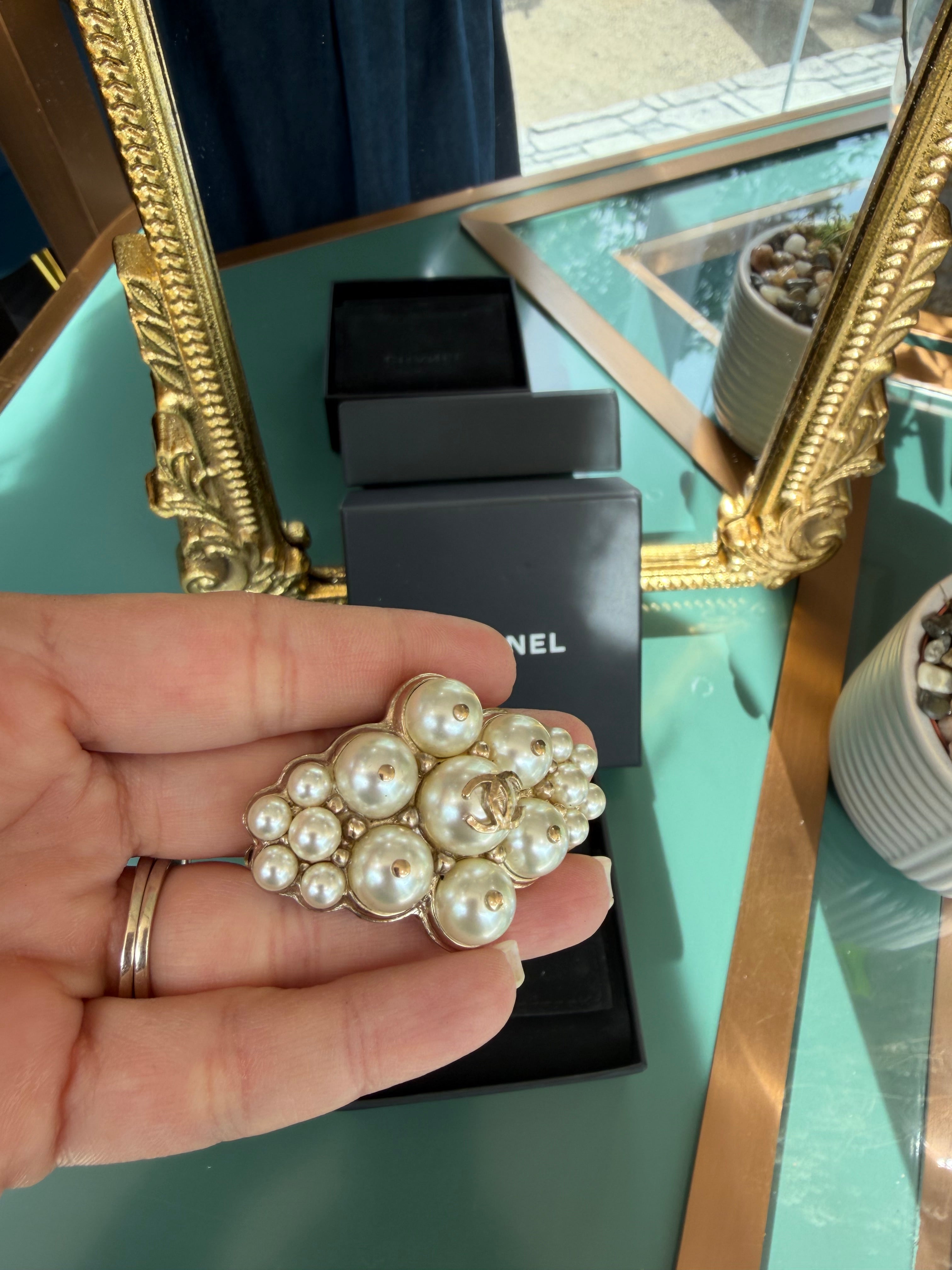 CHANEL COCO MARK PEARL BROOCH B15B