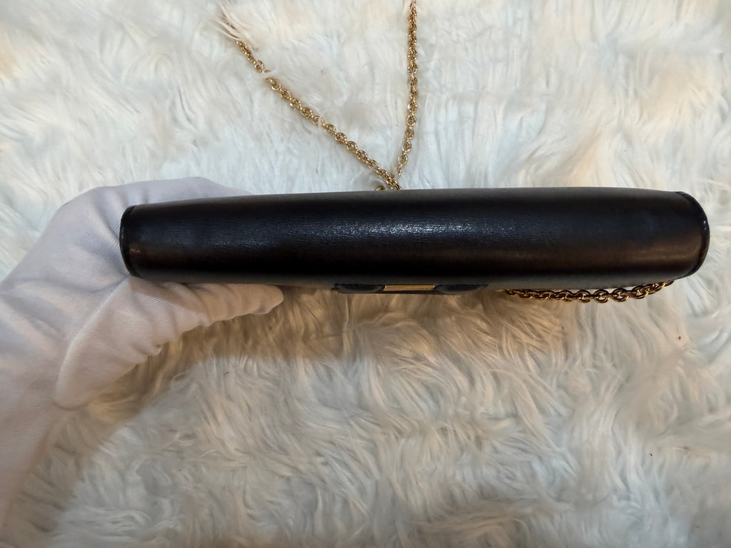 SALVATORE FERRAGAMO WALLET ON CHAIN