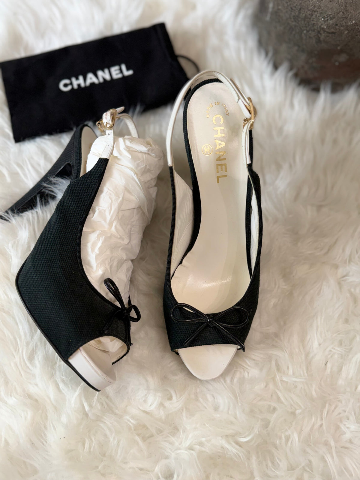 CHANEL INTERLOCKING CC LOGO SLINGBACK PUMP WITH GOLD CC CHARM ON THE BUCKLE