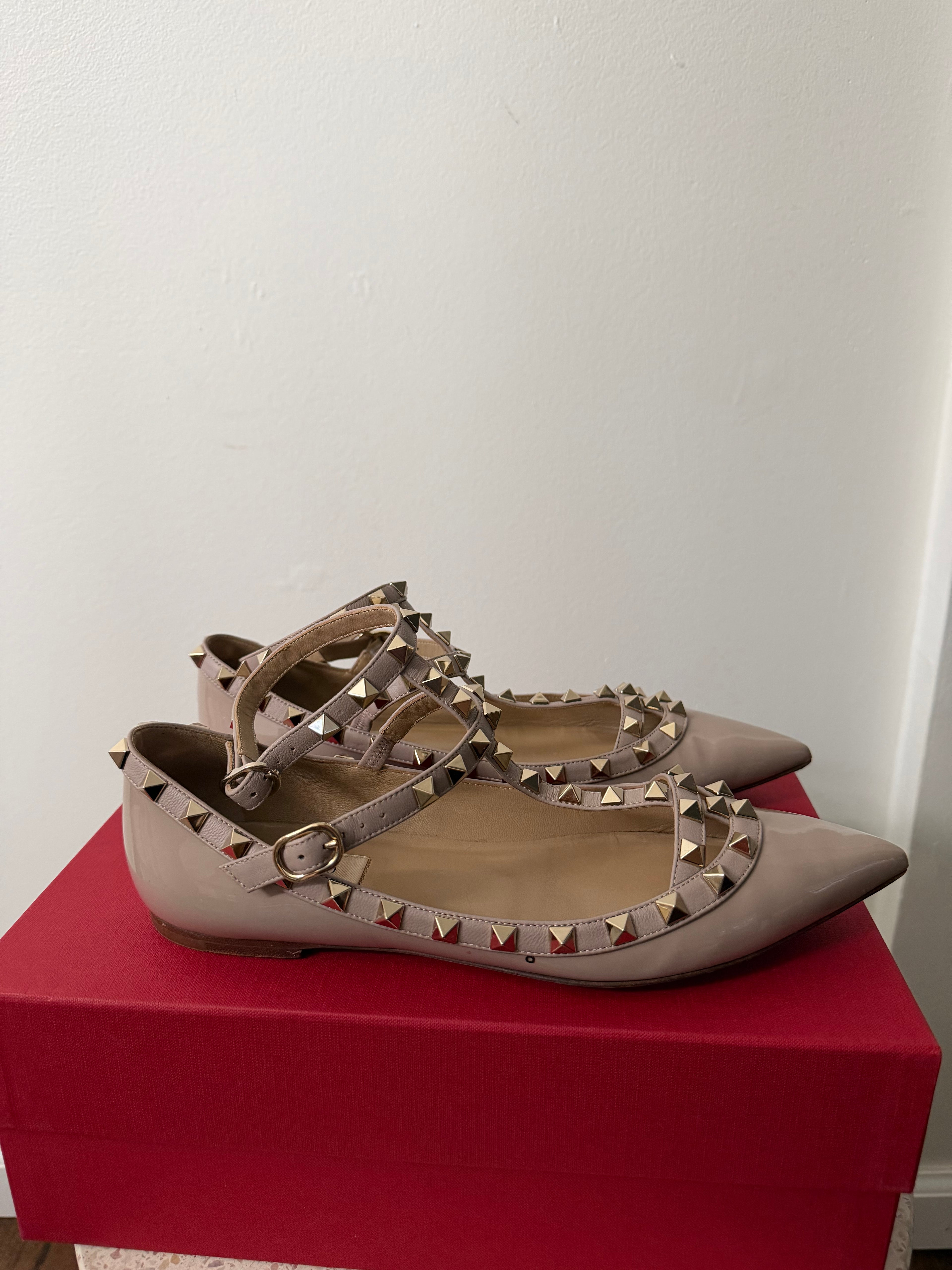VALENTINO GARAVANI BALLERINA ROCKSTUD FLATS