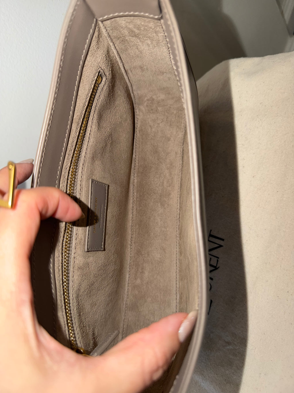 SAINT LAURENT 5 A 7 SHOULDER BAG