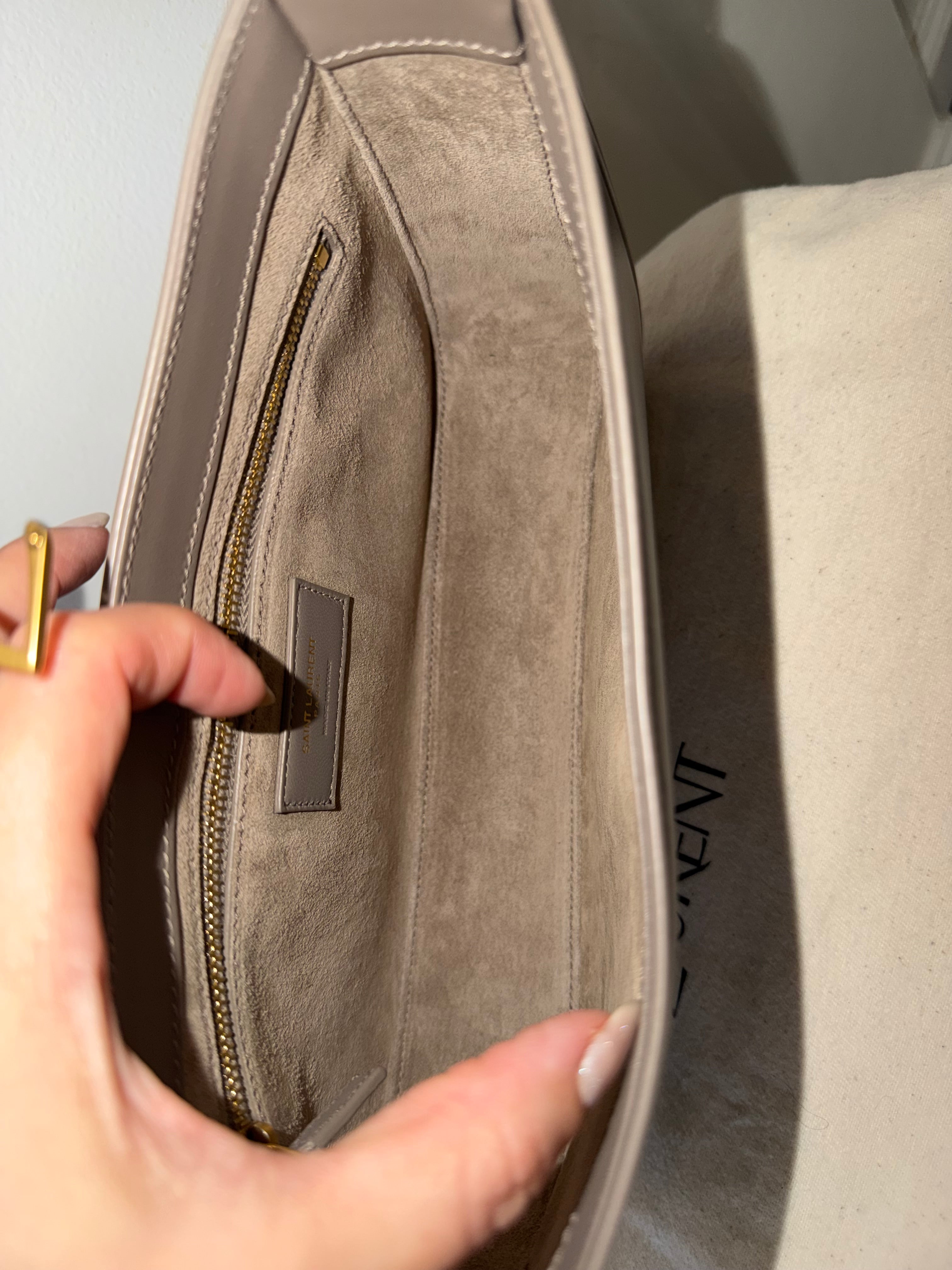 SAINT LAURENT 5 A 7 SHOULDER BAG