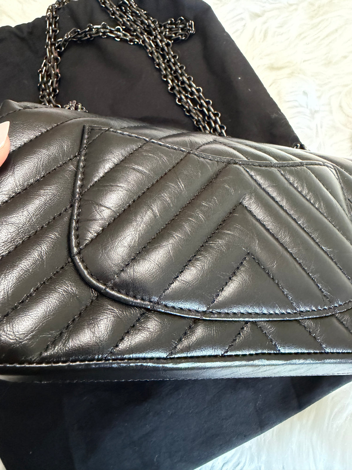 CHANEL SO BLACK REISSUE 2.55 FLAP CHEVRON AGED CALFSKIN