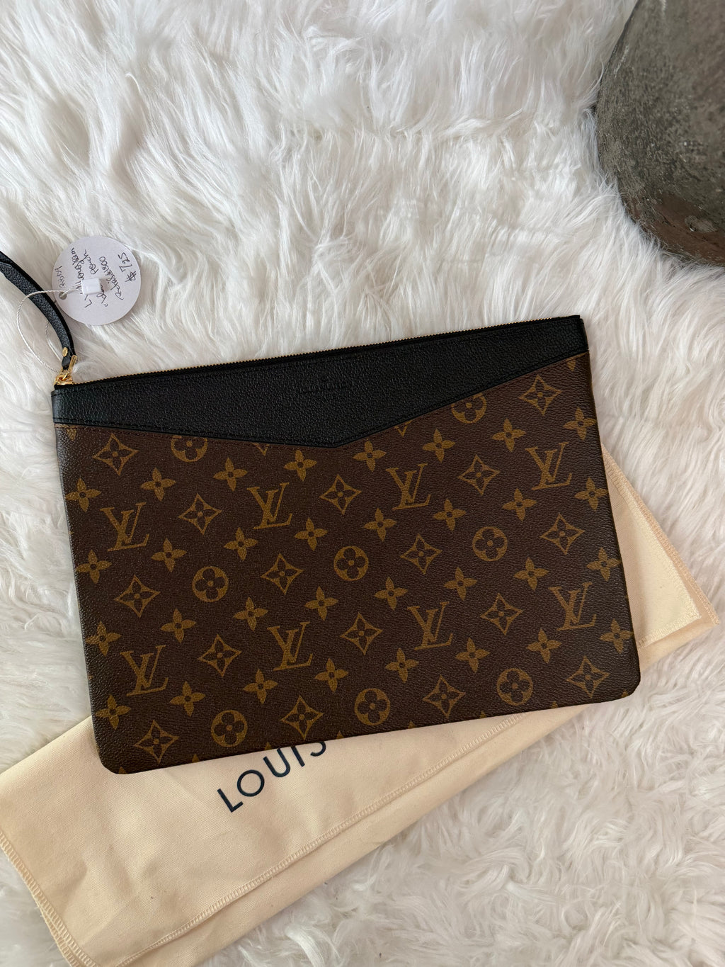 LOUIS VUITTON MONOGRAM DAILY POUCH