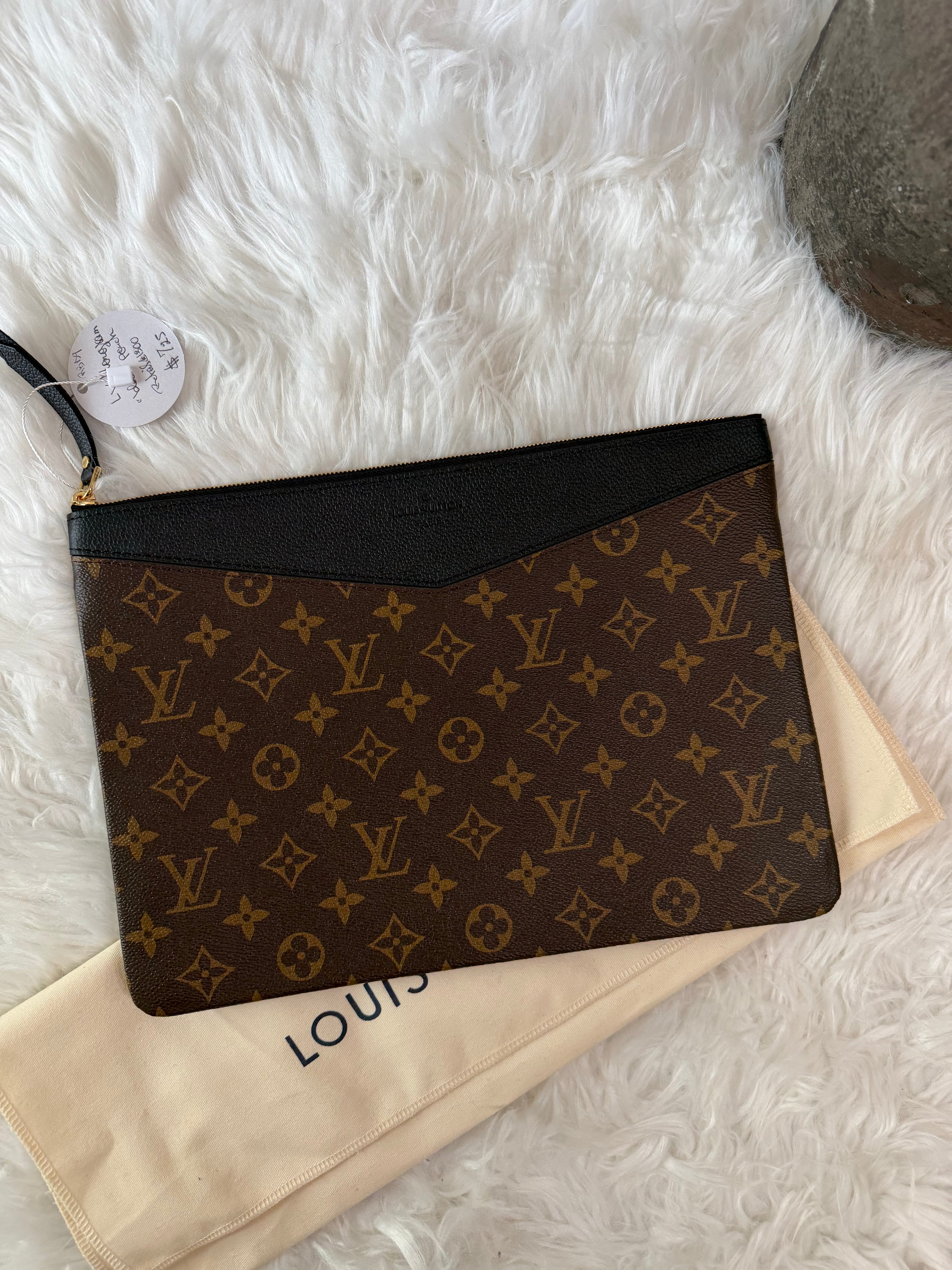 LOUIS VUITTON MONOGRAM DAILY POUCH