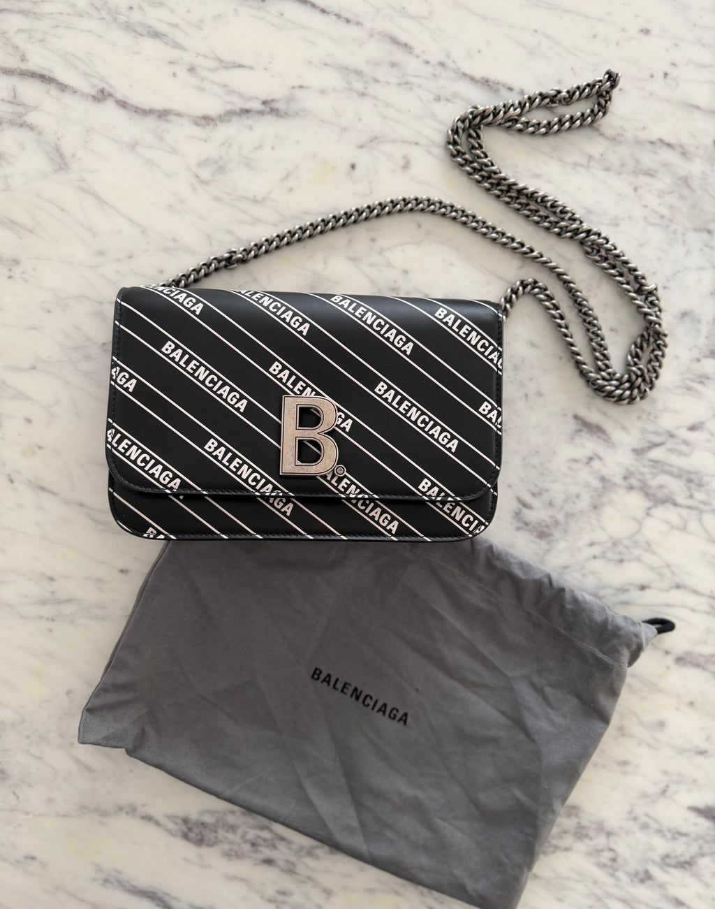 BALENCIAGA B LOGO WALLET ON CHAIN