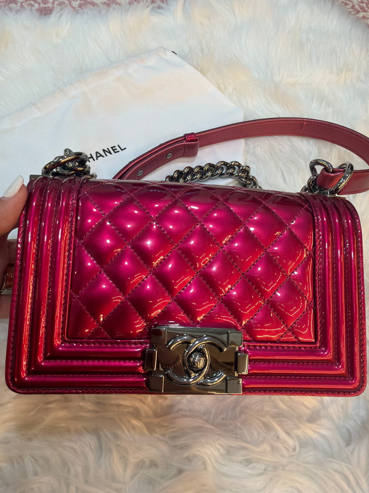 CHANEL SMALL BOY BAG IN PINK PATENT LEATHER