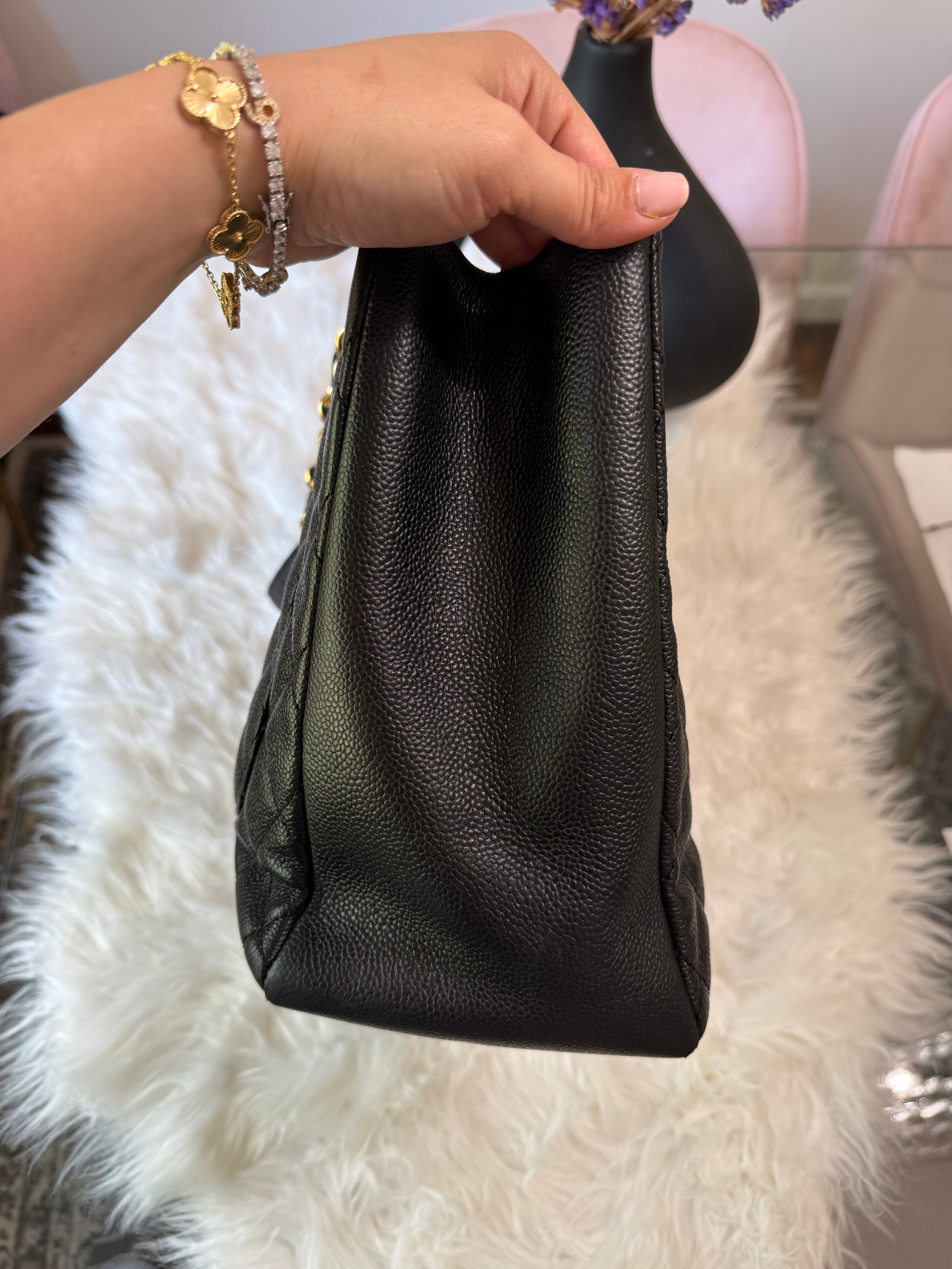 CHANEL GRAND TOTE IN CAVIAR LEATHER