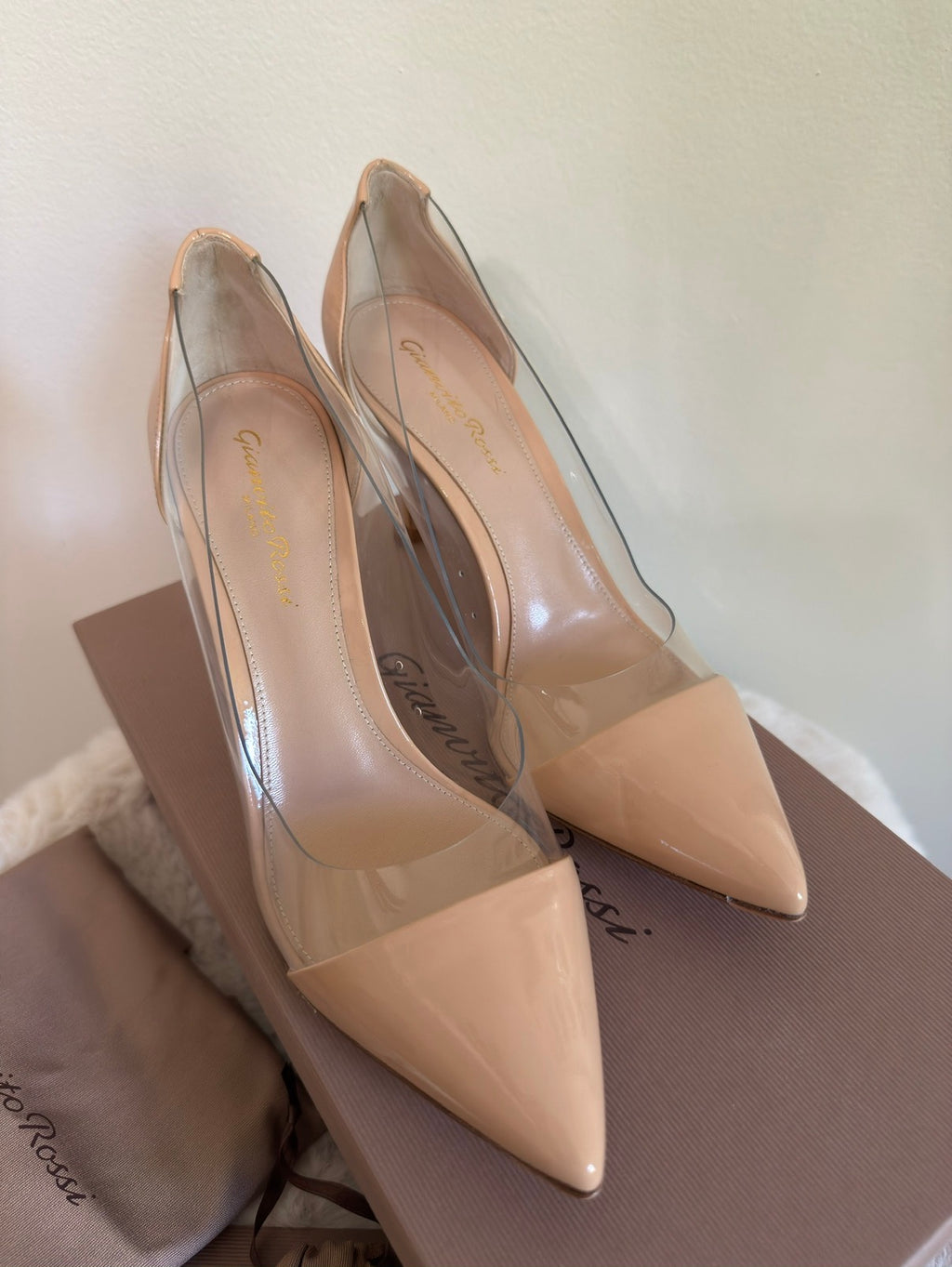 Gianvitto Rossi PUMP WITH CLEAR SIDES IN PLEXI PATENT LEATHER
