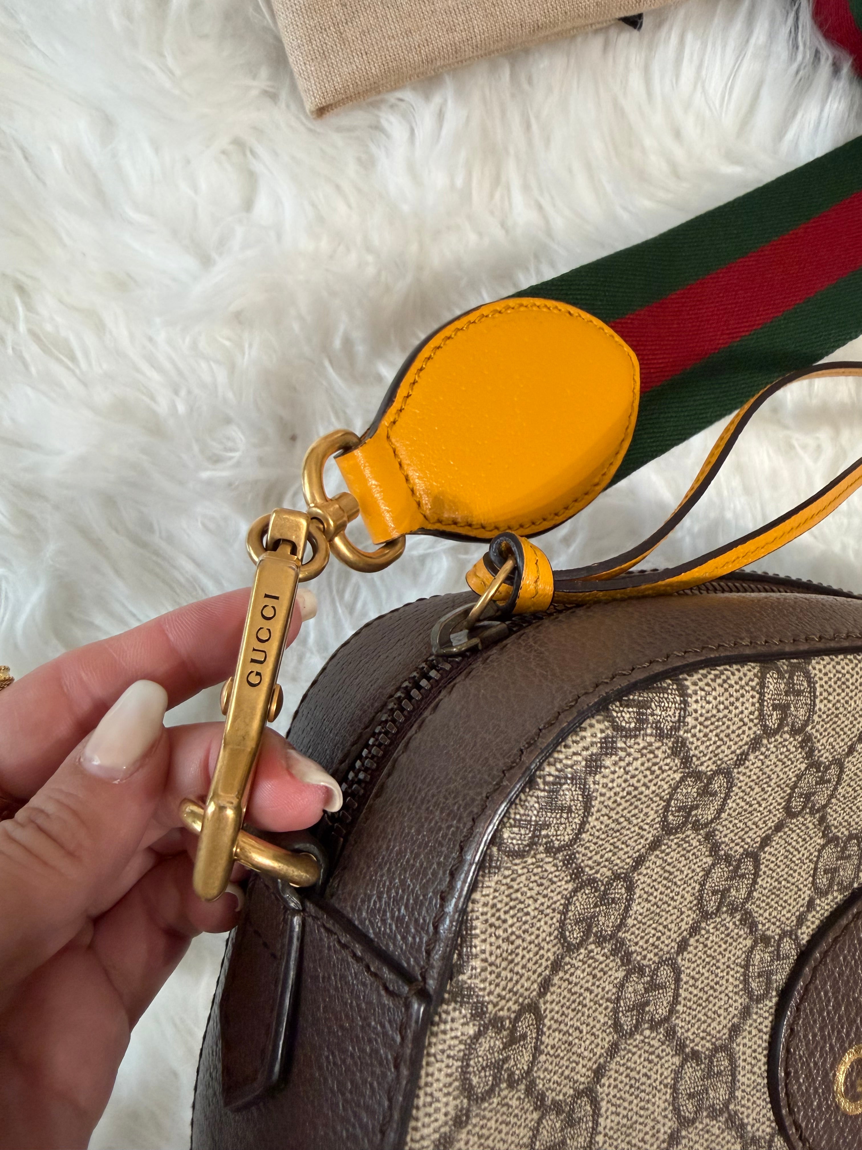 GUCCI NEO CAMERA GG SUPREME MESSANGER BAG