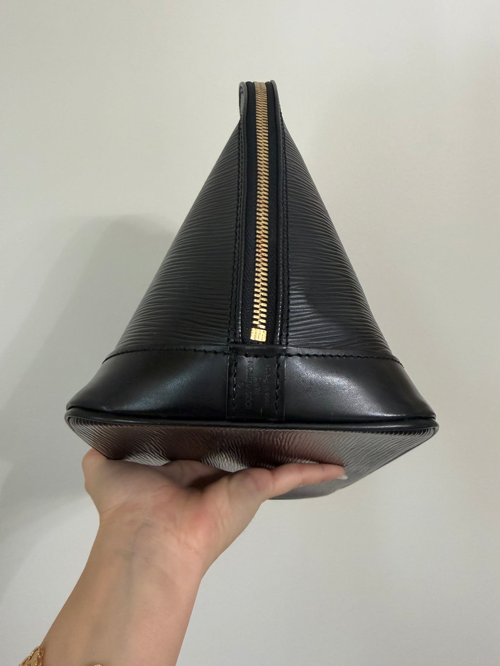 LOUIS VUITTON ALMA MM EPI LEATHER
