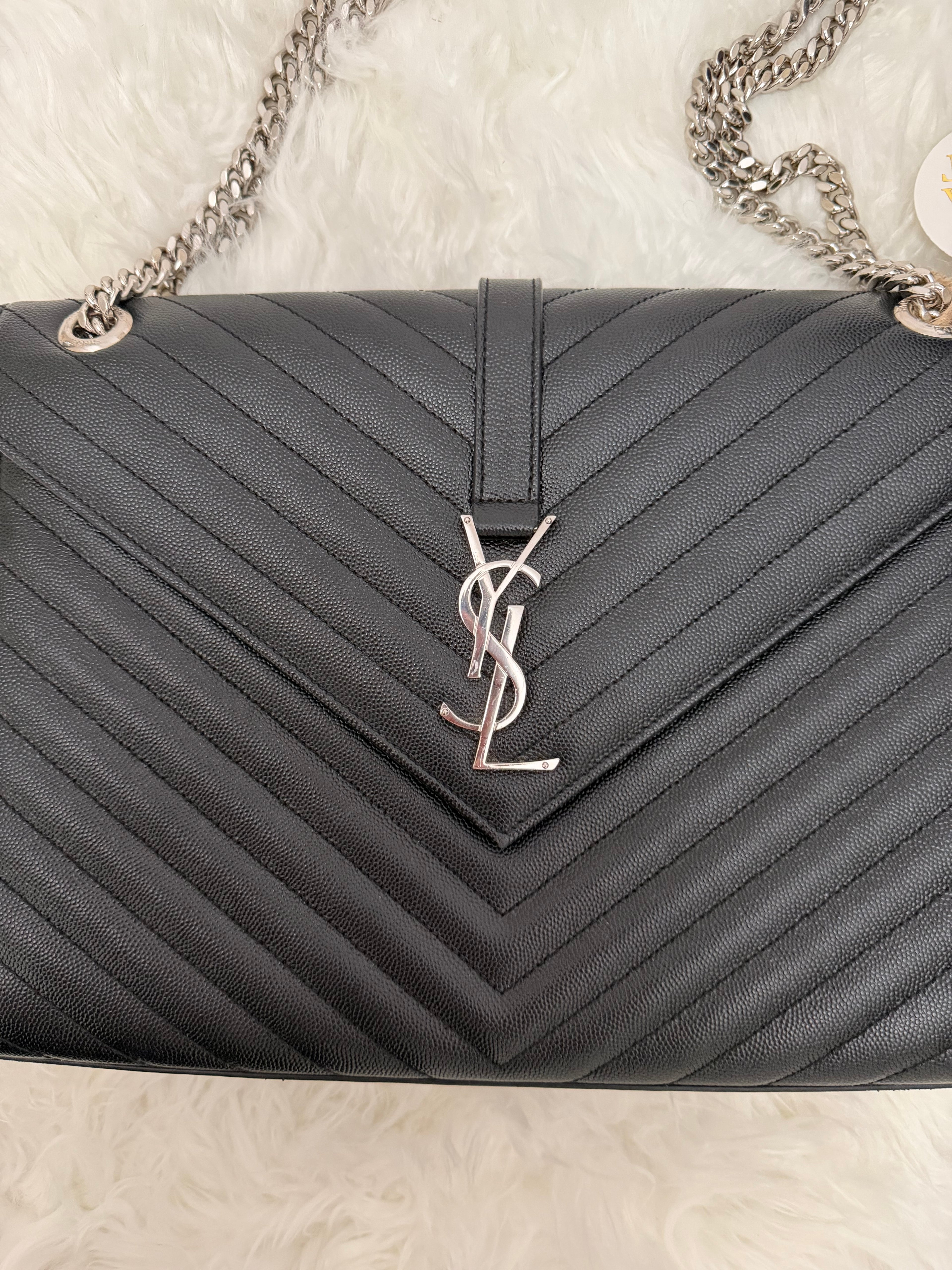 SAINT LAURENT LARGE CASSANDRA ENVELOPE BAG