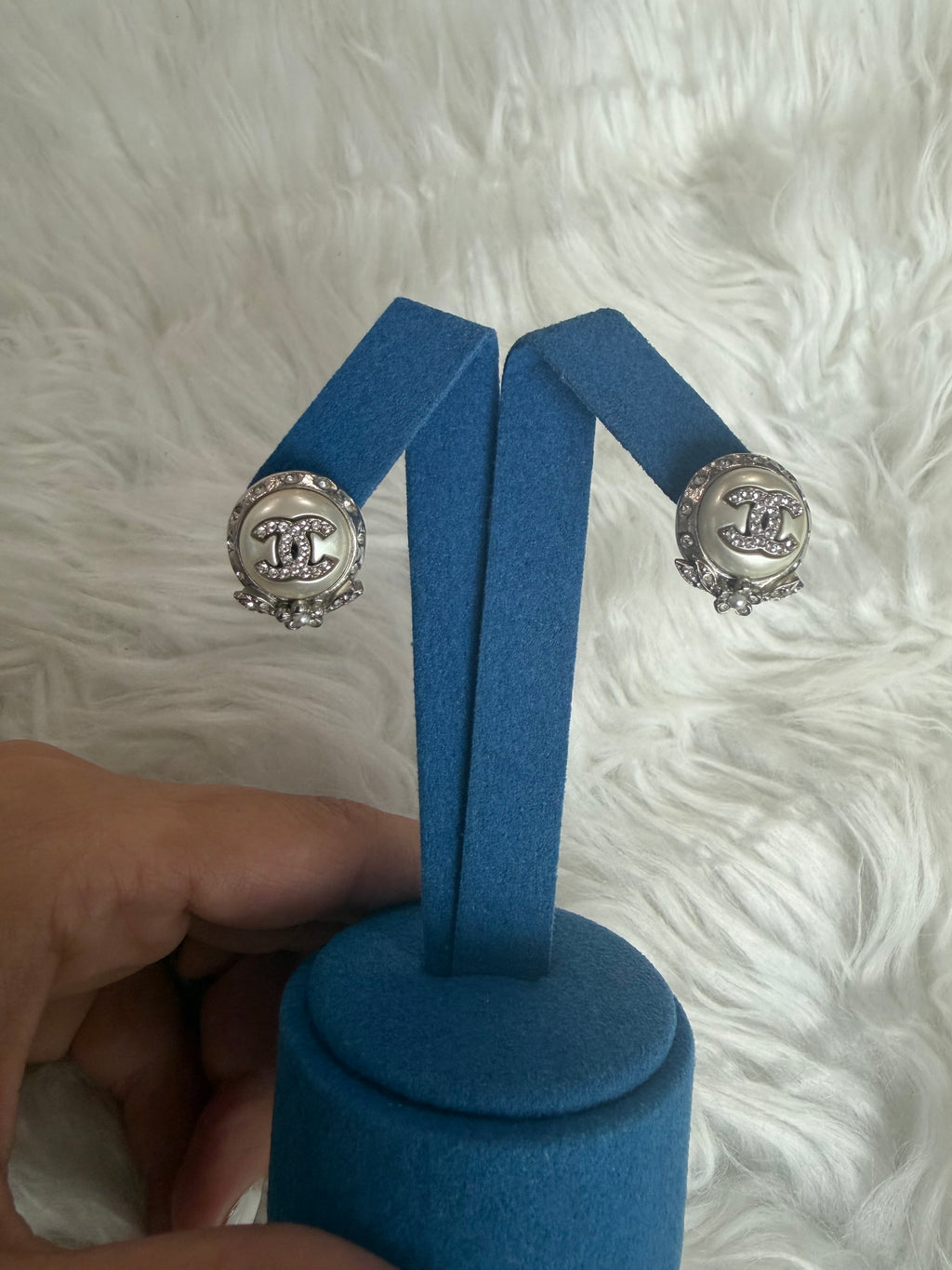 CHANEL CRYSTAL AND PEARL CC SILVER CIRCLE STUD