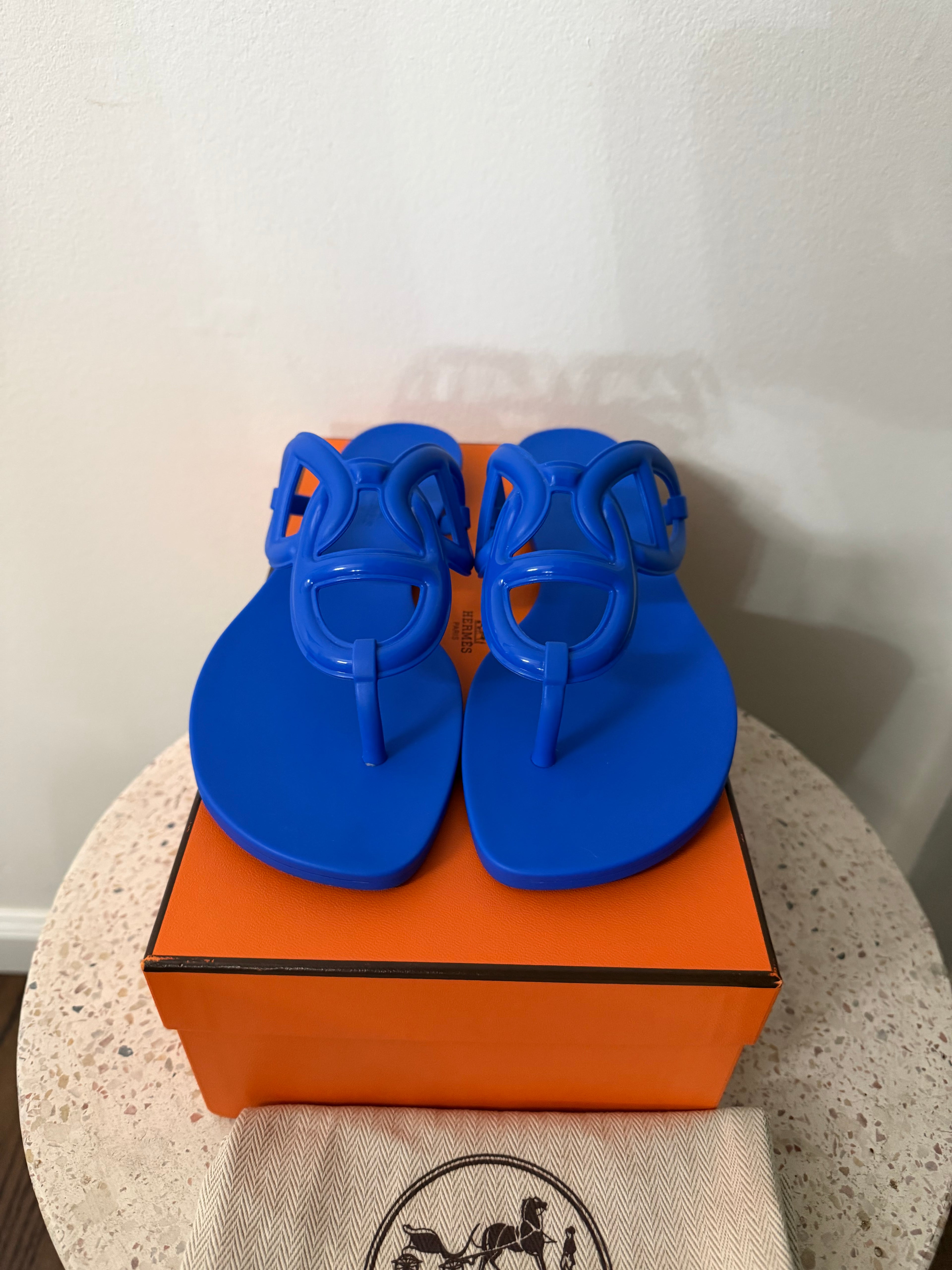 HERMES RUBBER EGERIE SLIDES