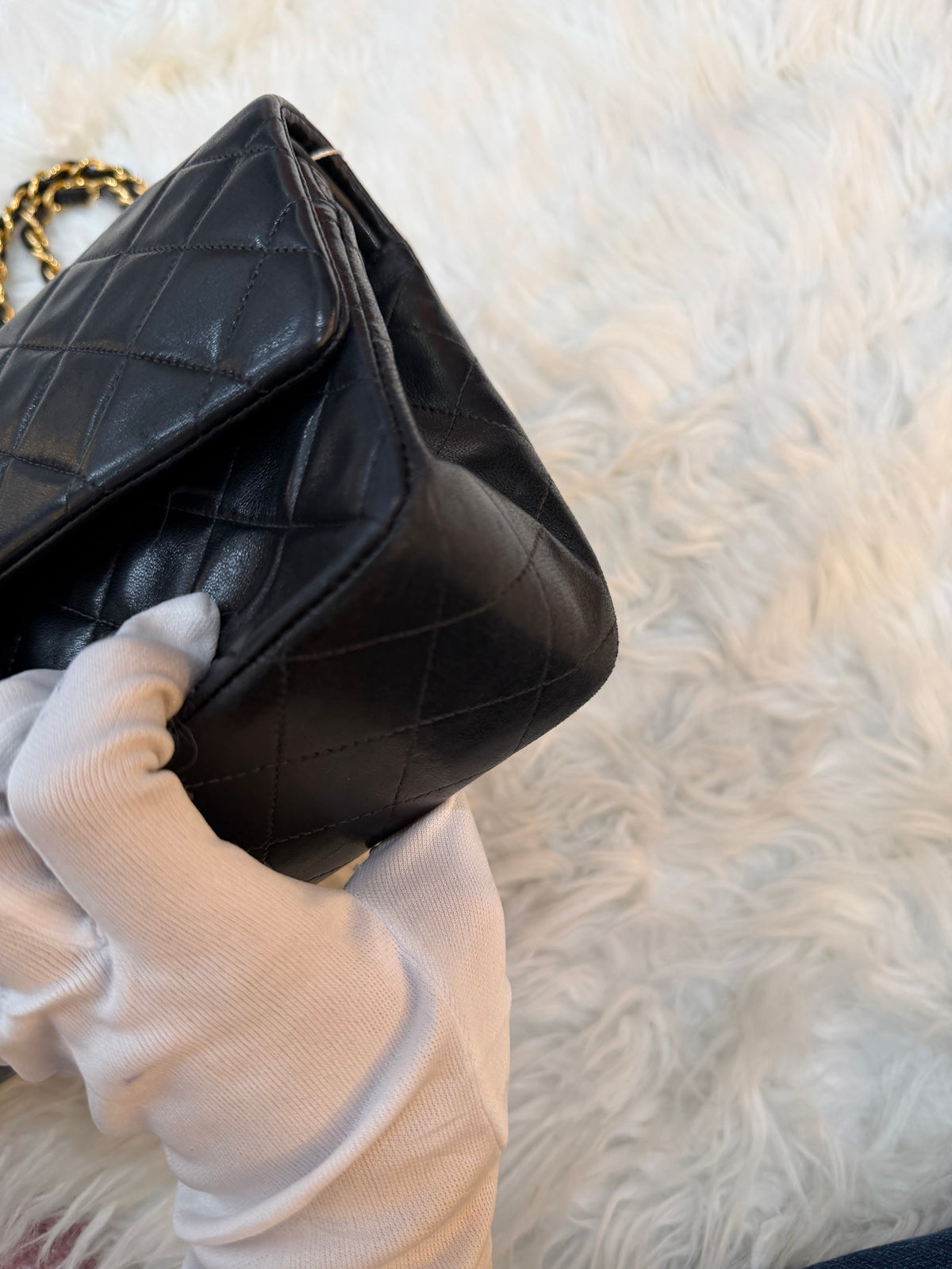 CHANEL VINTAGE MEDIUM CLASSIC FLAP IN LAMBSKIN LEATHER