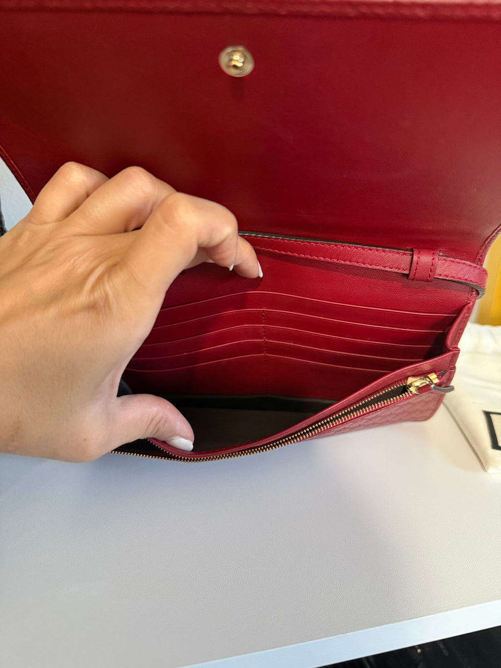 Gucci Microgucciccima wallet on chain