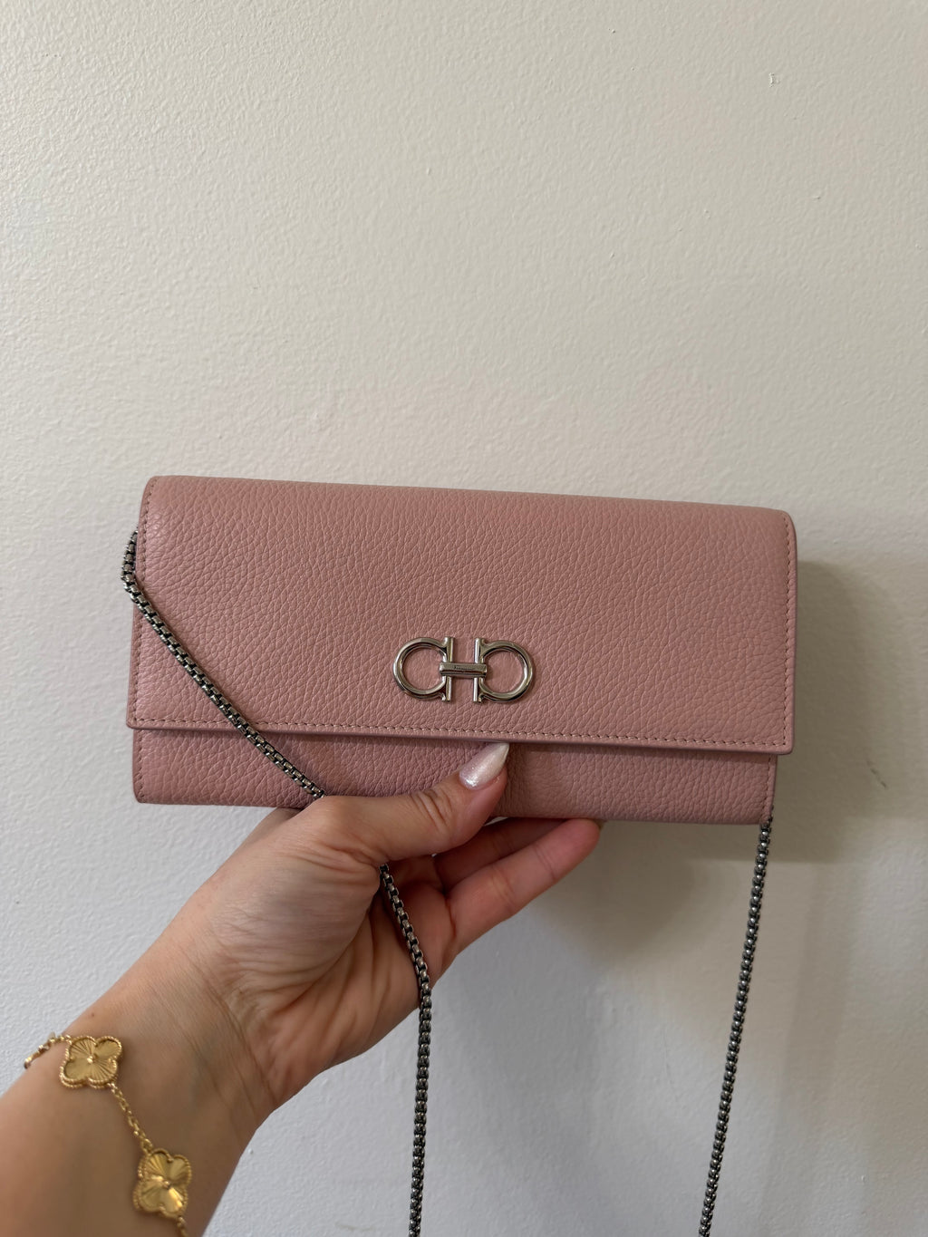 SALVATORE FERRAGAMO GANCINI SOFT WOC