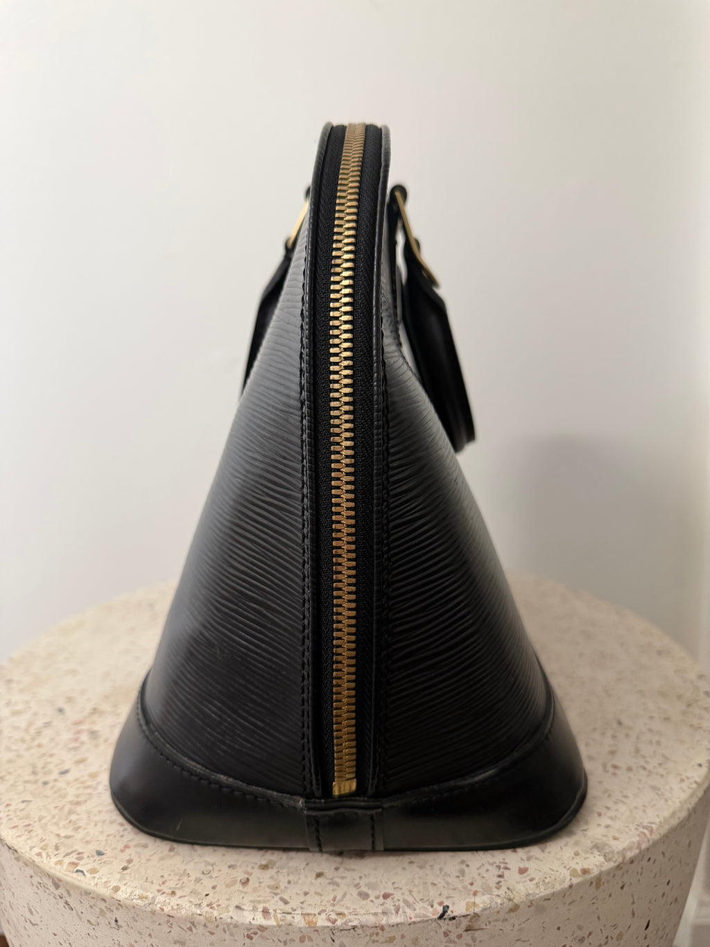 LOUIS VUITTON ALMA MM EPI LEATHER