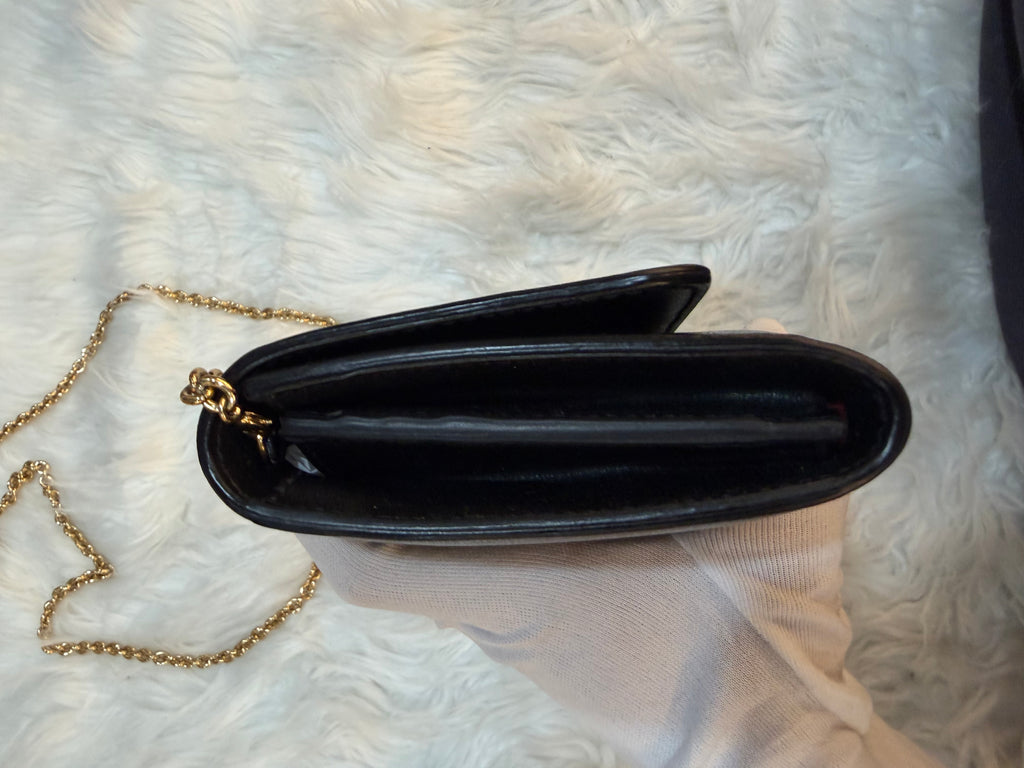 SALVATORE FERRAGAMO WALLET ON CHAIN