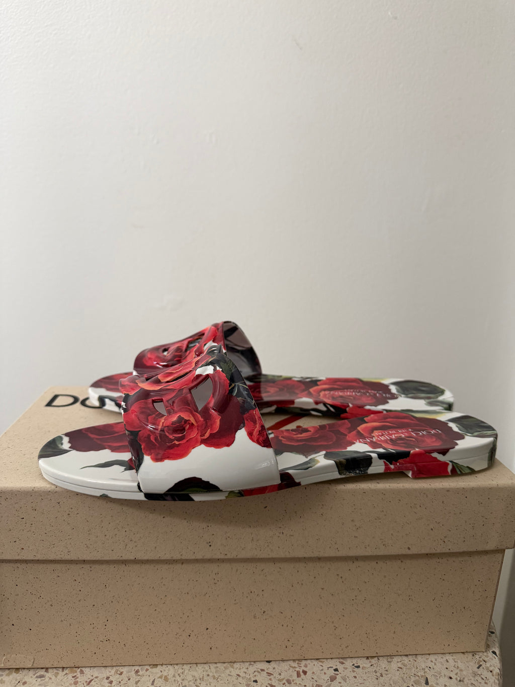 DOLCE GABBANA BEACHWEAR FLOWER RUBBER SLIDES