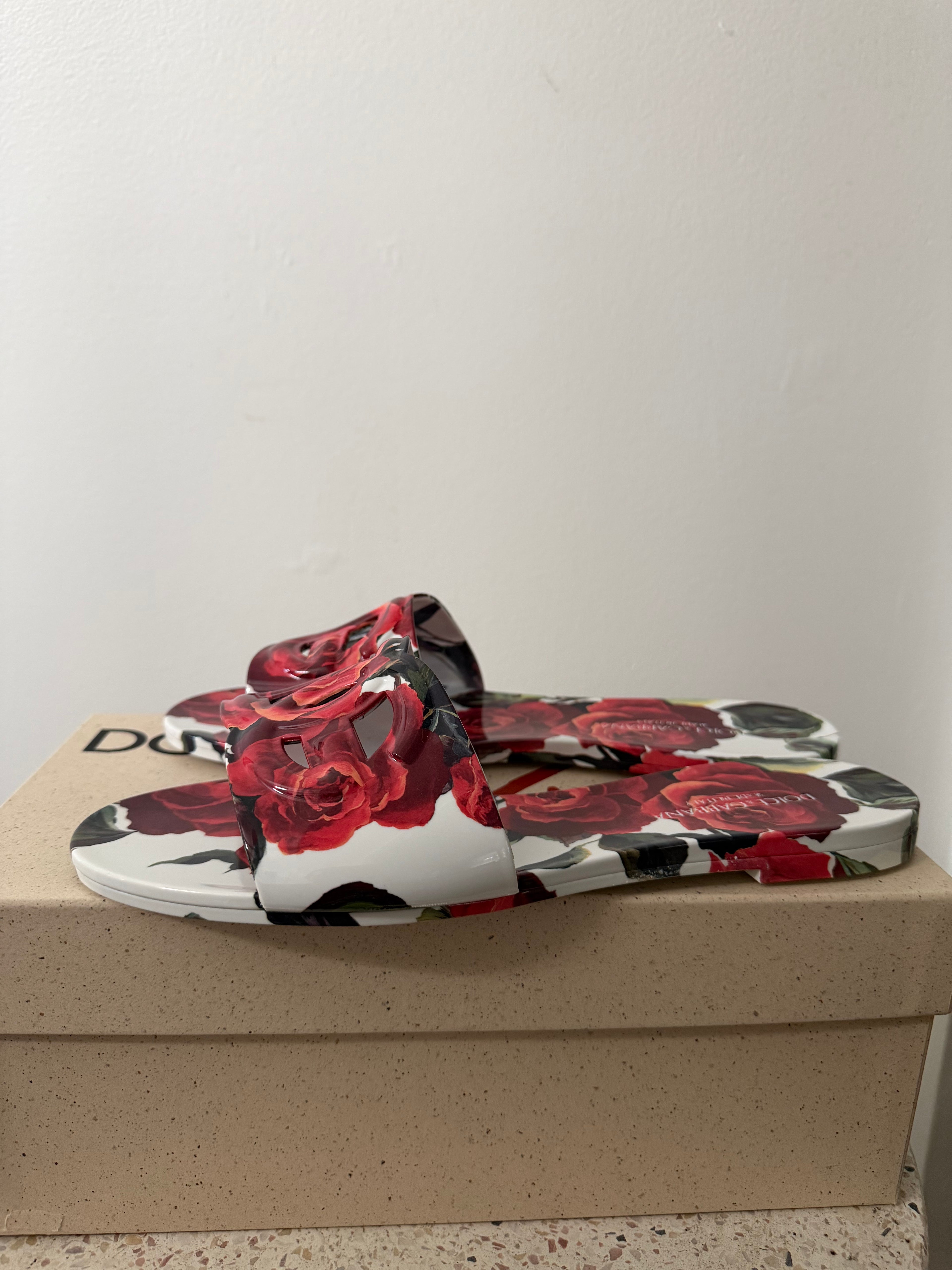 DOLCE GABBANA BEACHWEAR FLOWER RUBBER SLIDES