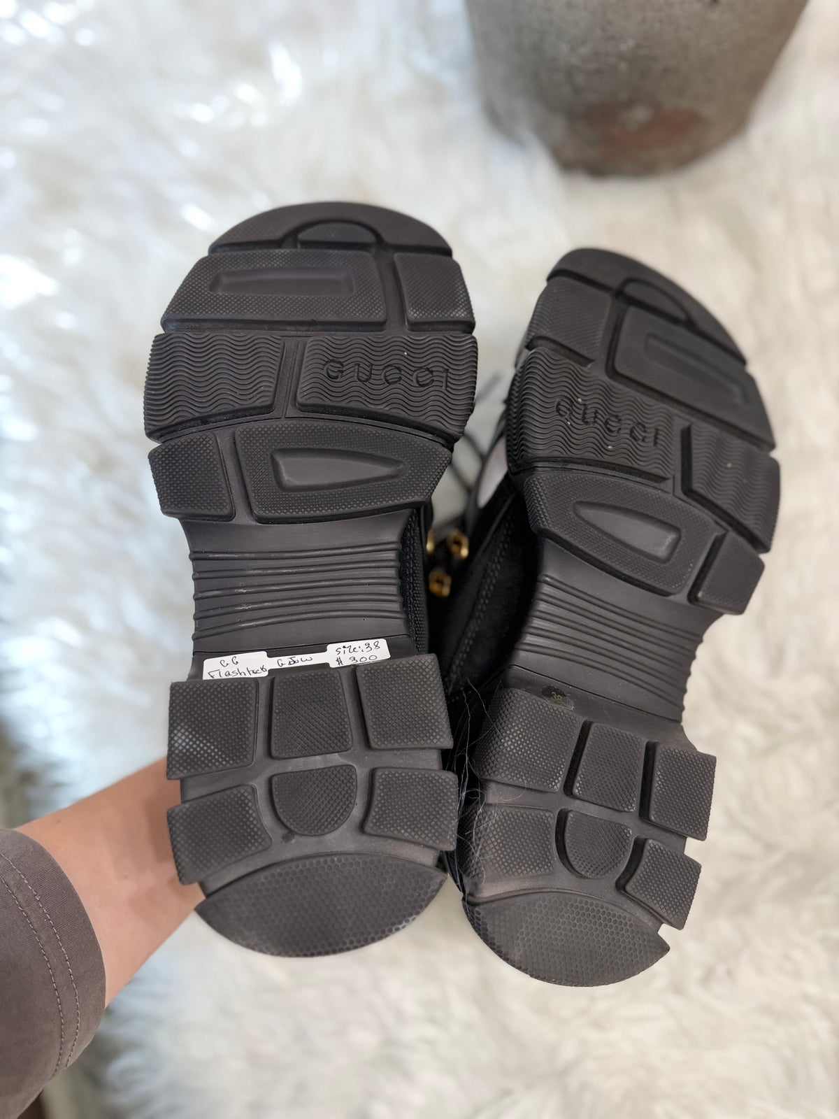 GUCCI FLASHTREK SNEAKERS