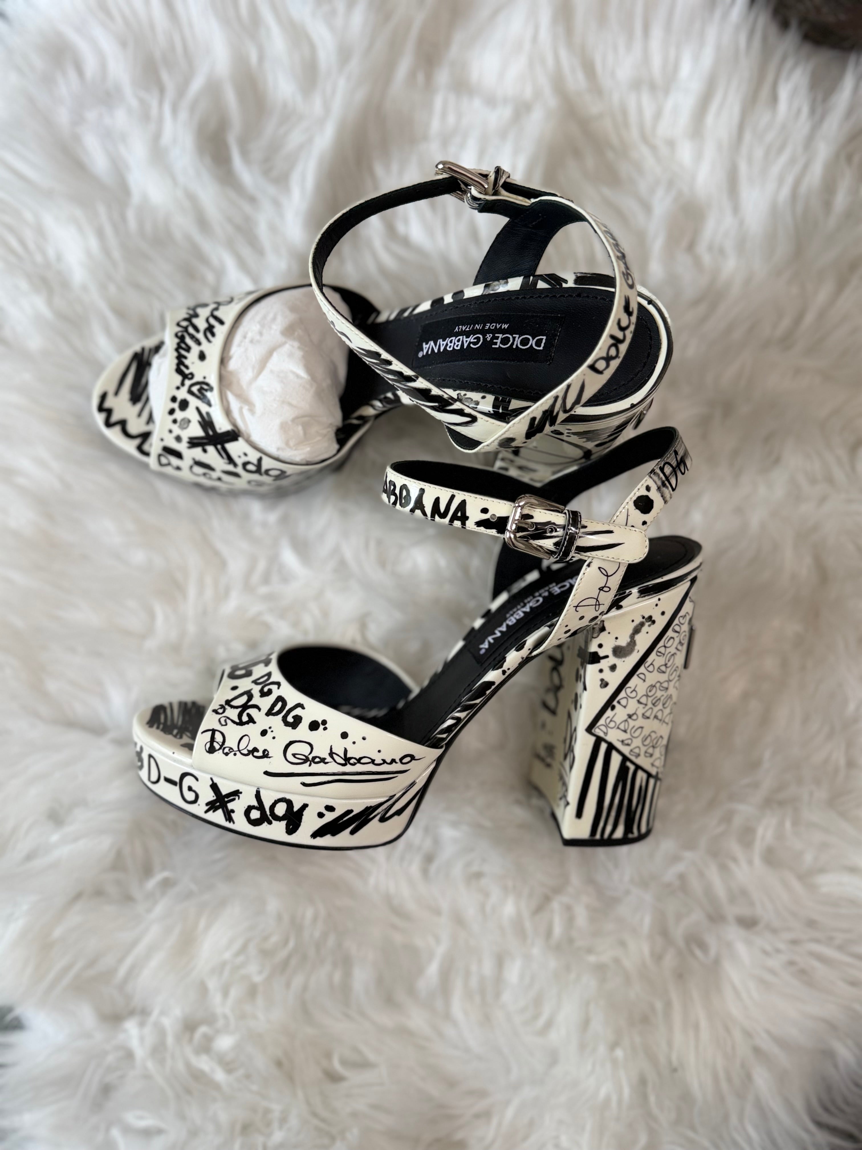 DOLCE & GABBANA LOGO PRINT GRAFFITI PLATFORM SANDALS