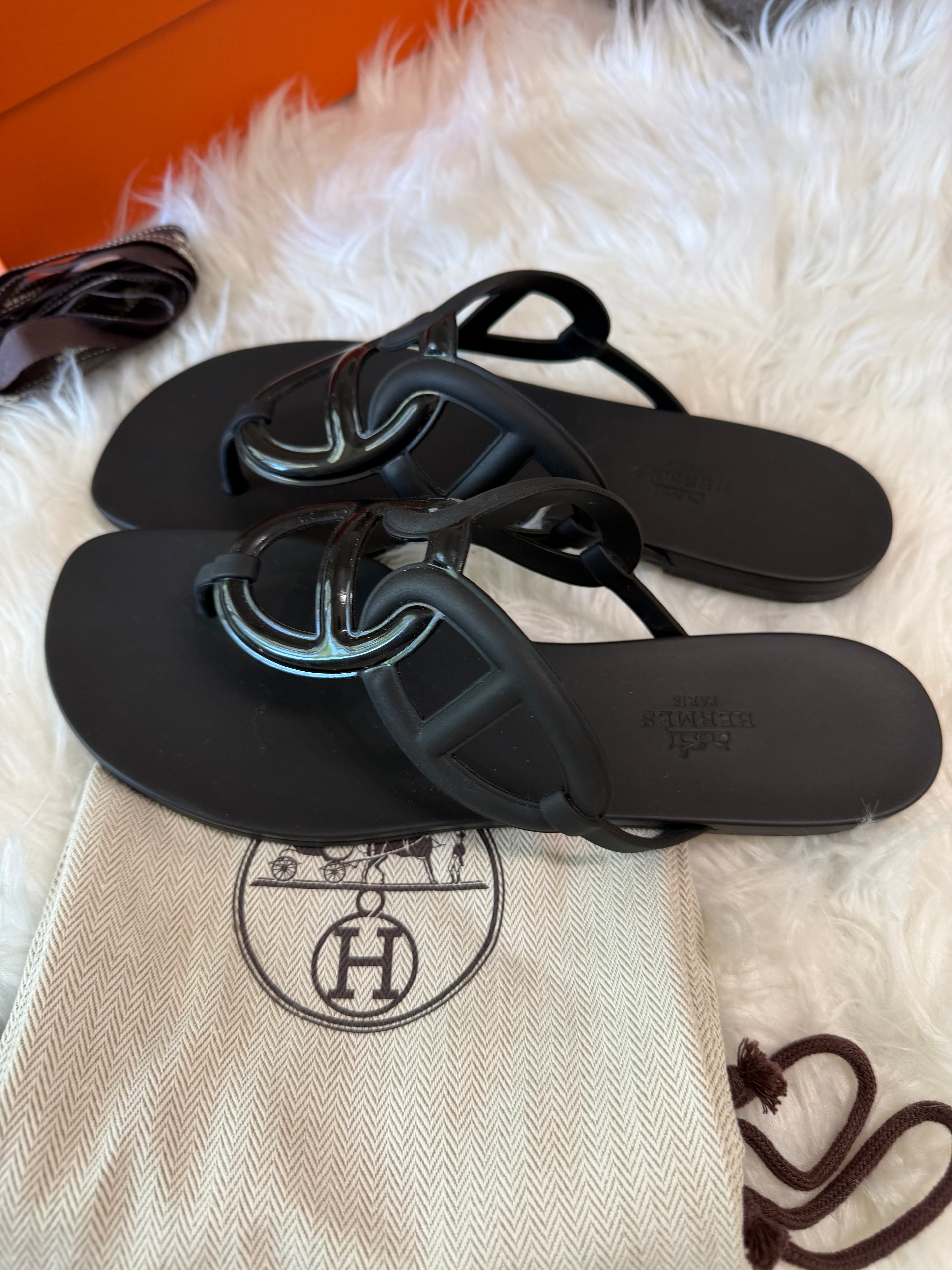 HERMES RUBBER EGERIE SLIDES