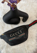 GUCCI GRAINED CALFSKIN LEATHER LOGO PRINT BELT BAG
