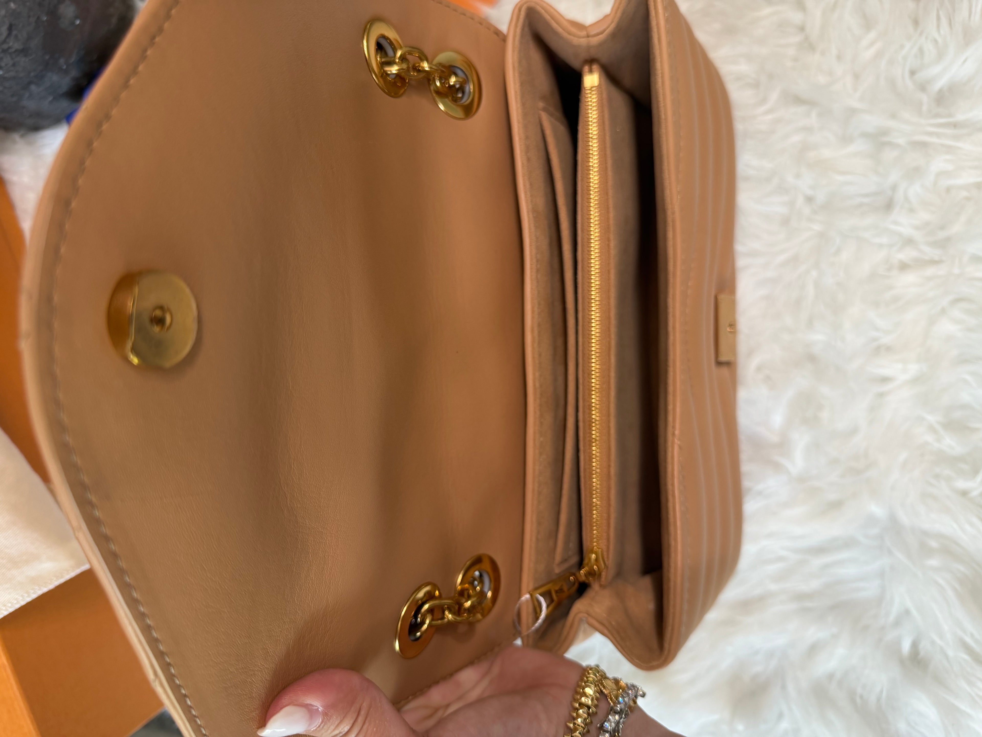 LOUIS VUITTON CALFSKIN LV NEW WAVE CHAIN BAG