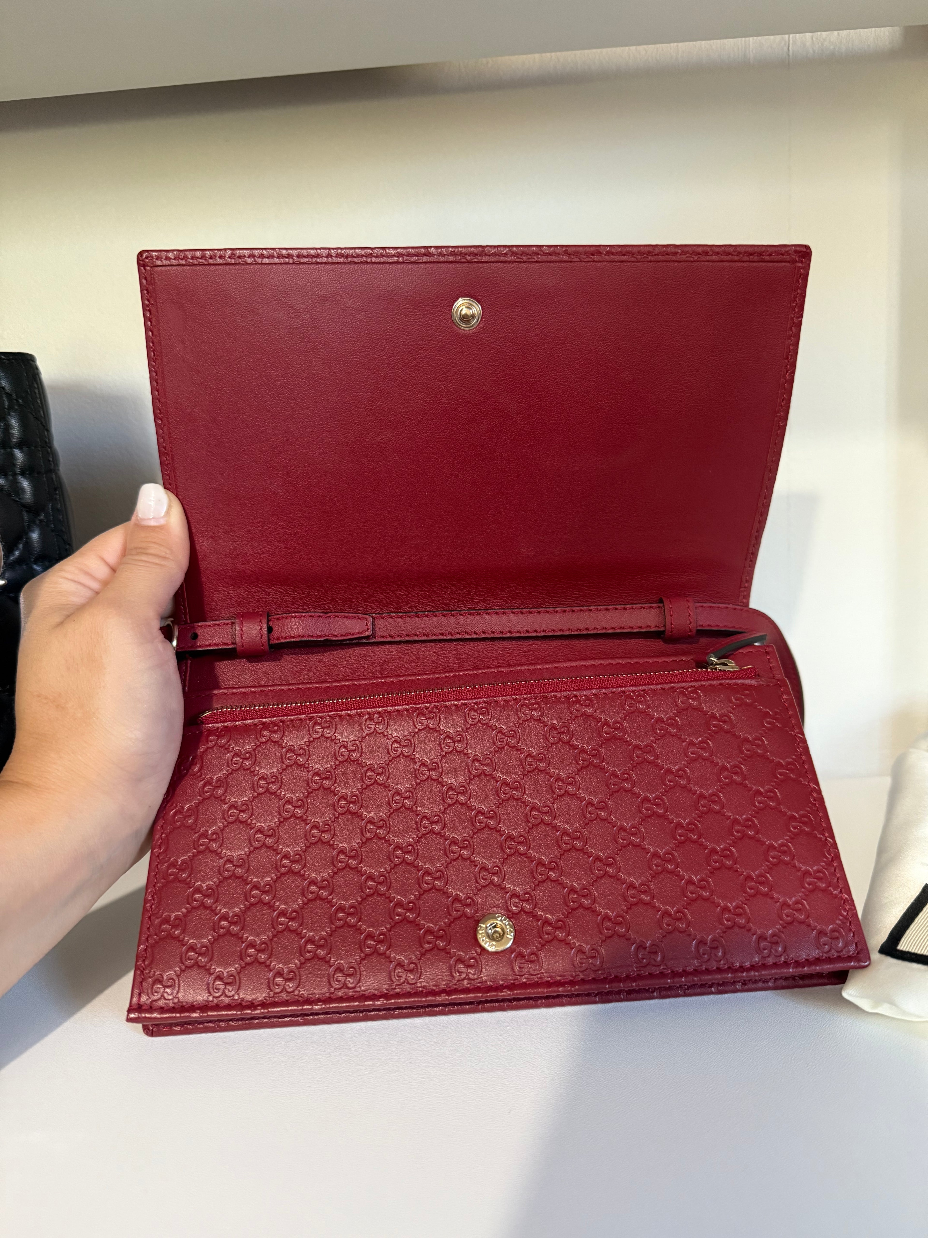 Gucci Microgucciccima wallet on chain