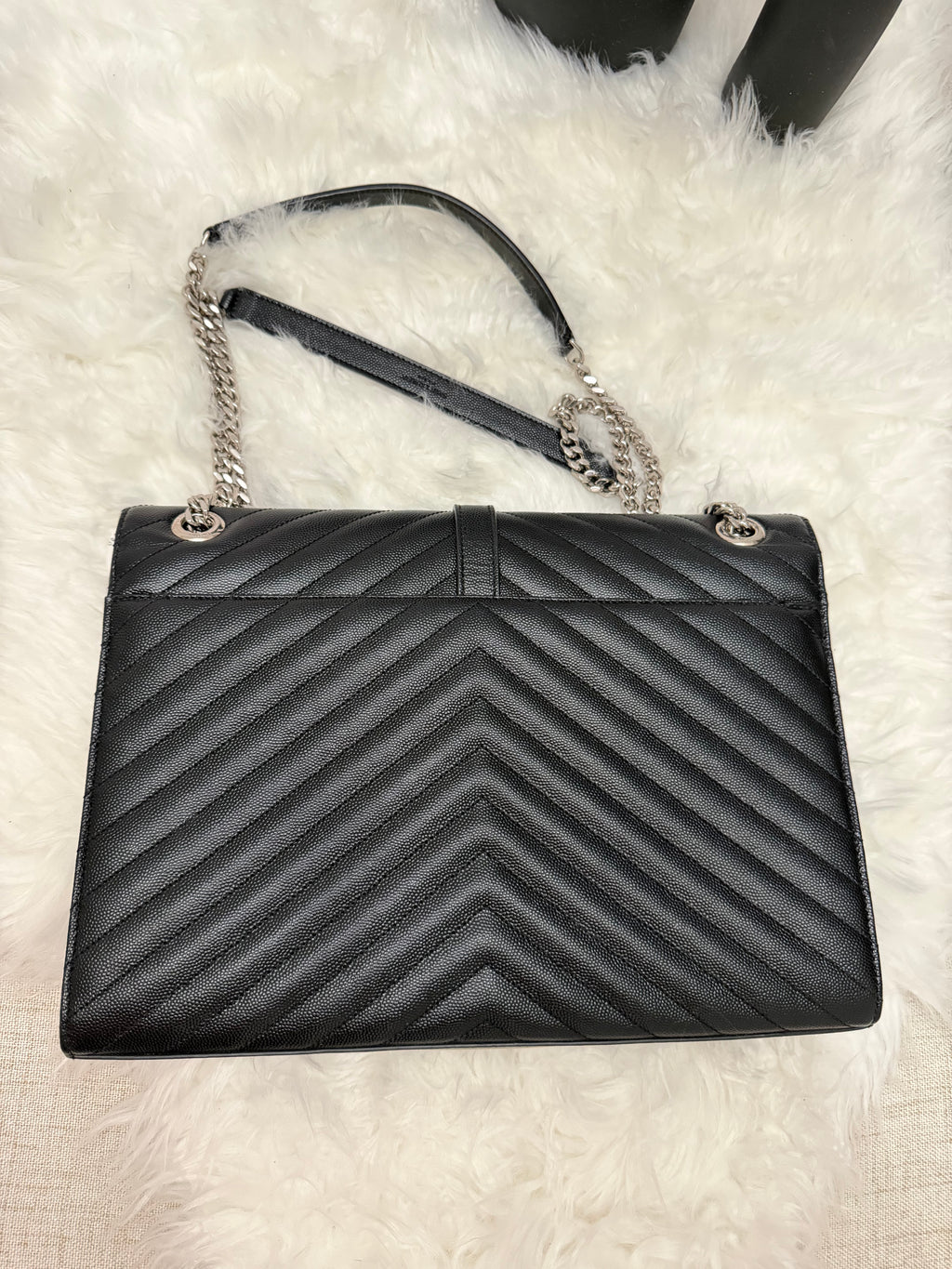 SAINT LAURENT LARGE CASSANDRA ENVELOPE BAG