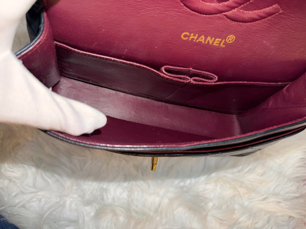 CHANEL VINTAGE MEDIUM CLASSIC FLAP IN LAMBSKIN LEATHER