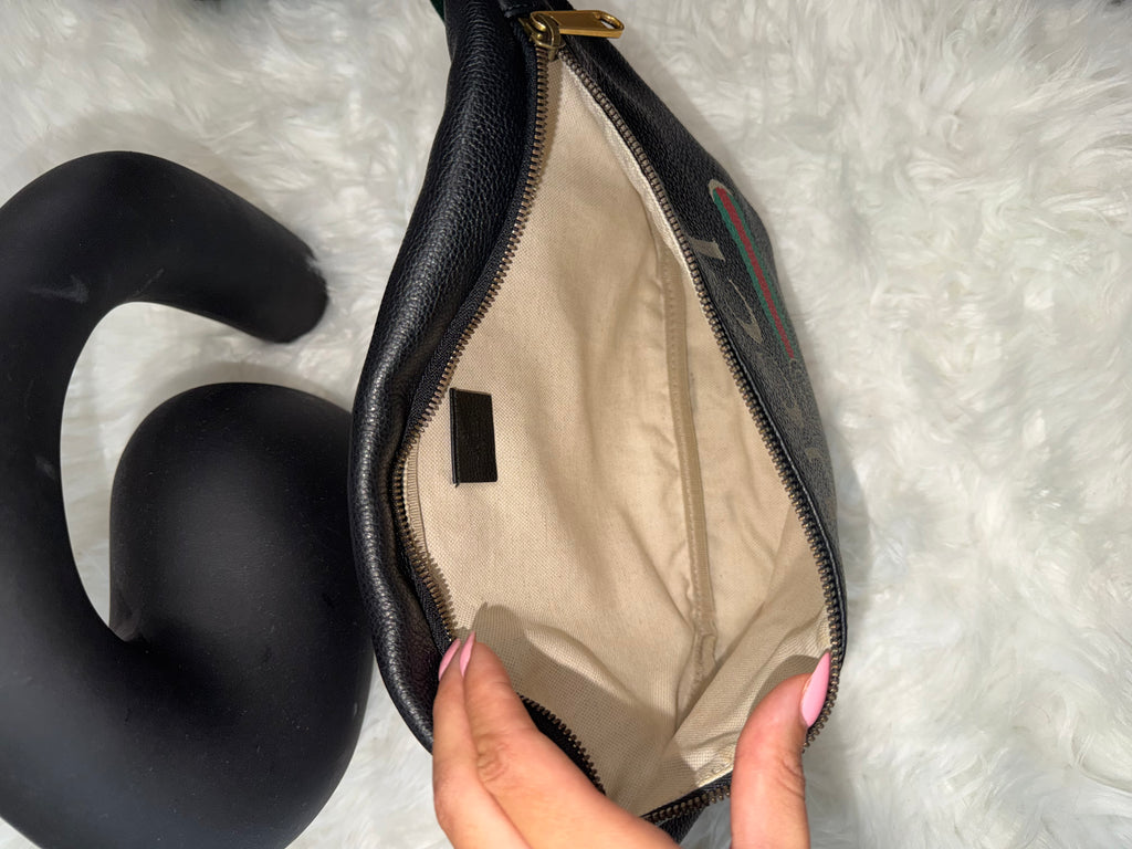 GUCCI GRAINED CALFSKIN LEATHER LOGO PRINT BELT BAG