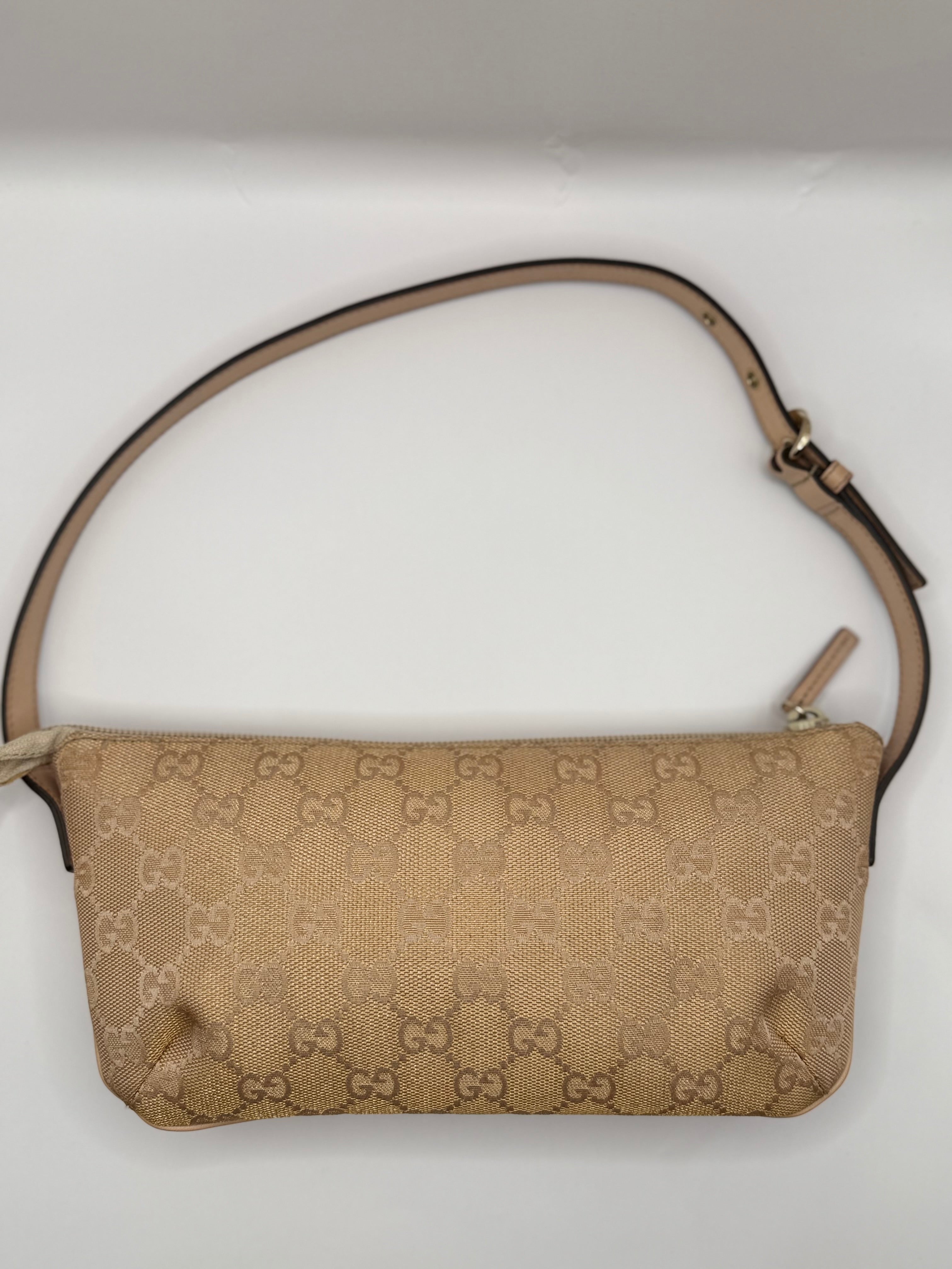 Vintage Gucci Boat Pochette