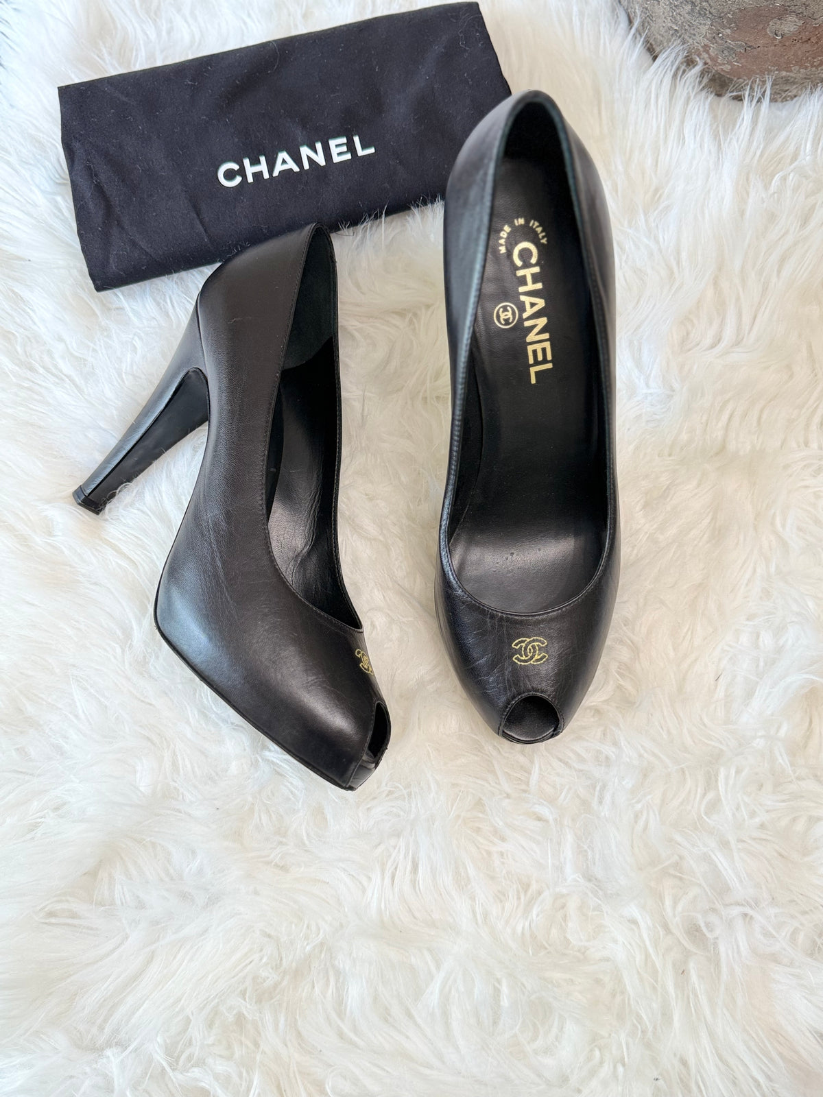 CHANEL LEATHER HIGH HEEL STILETTO WITH SMALL GOLD CC LOGO
