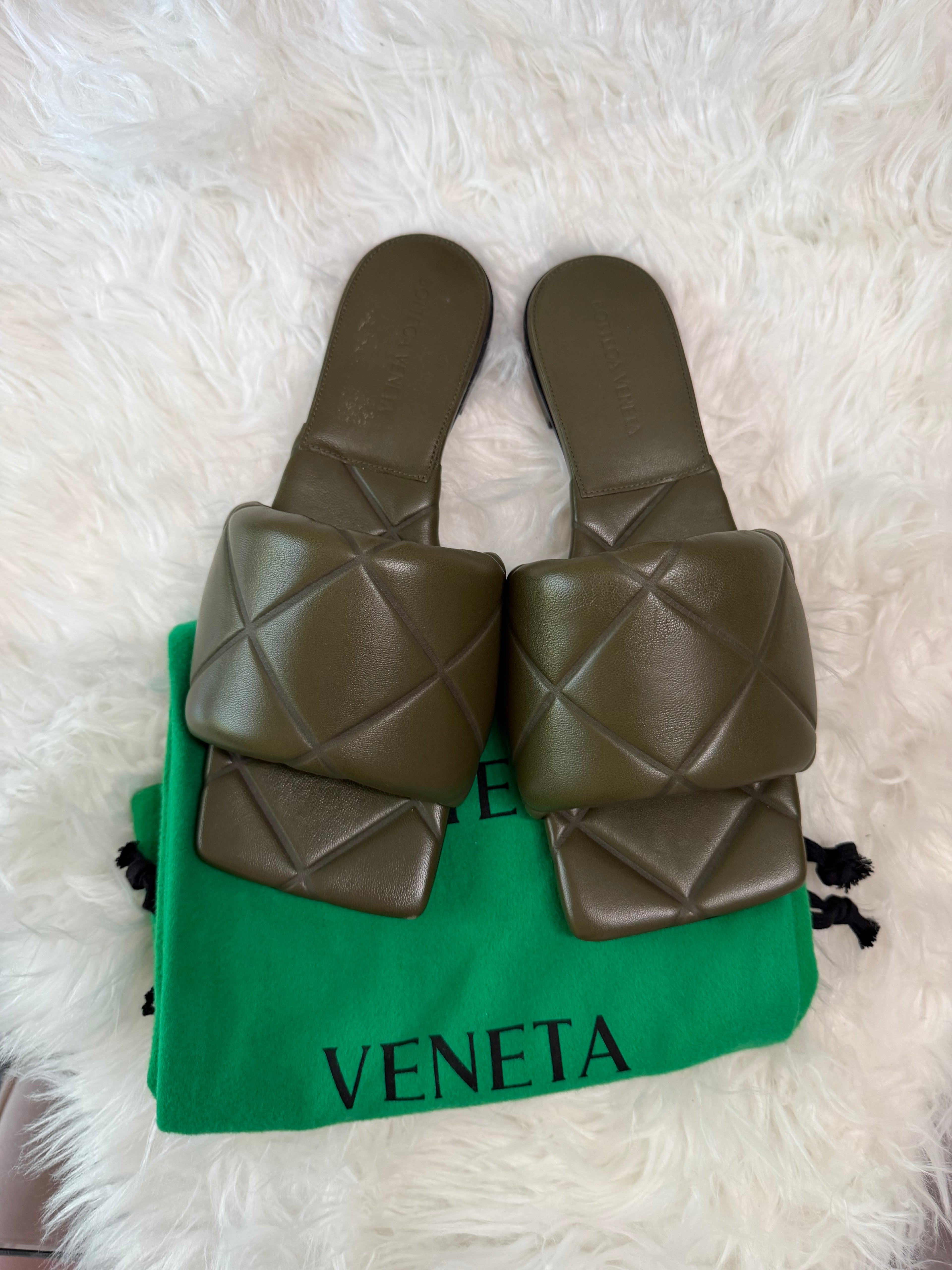 BOTTEGA VENETA LIDO MULE SANDALS