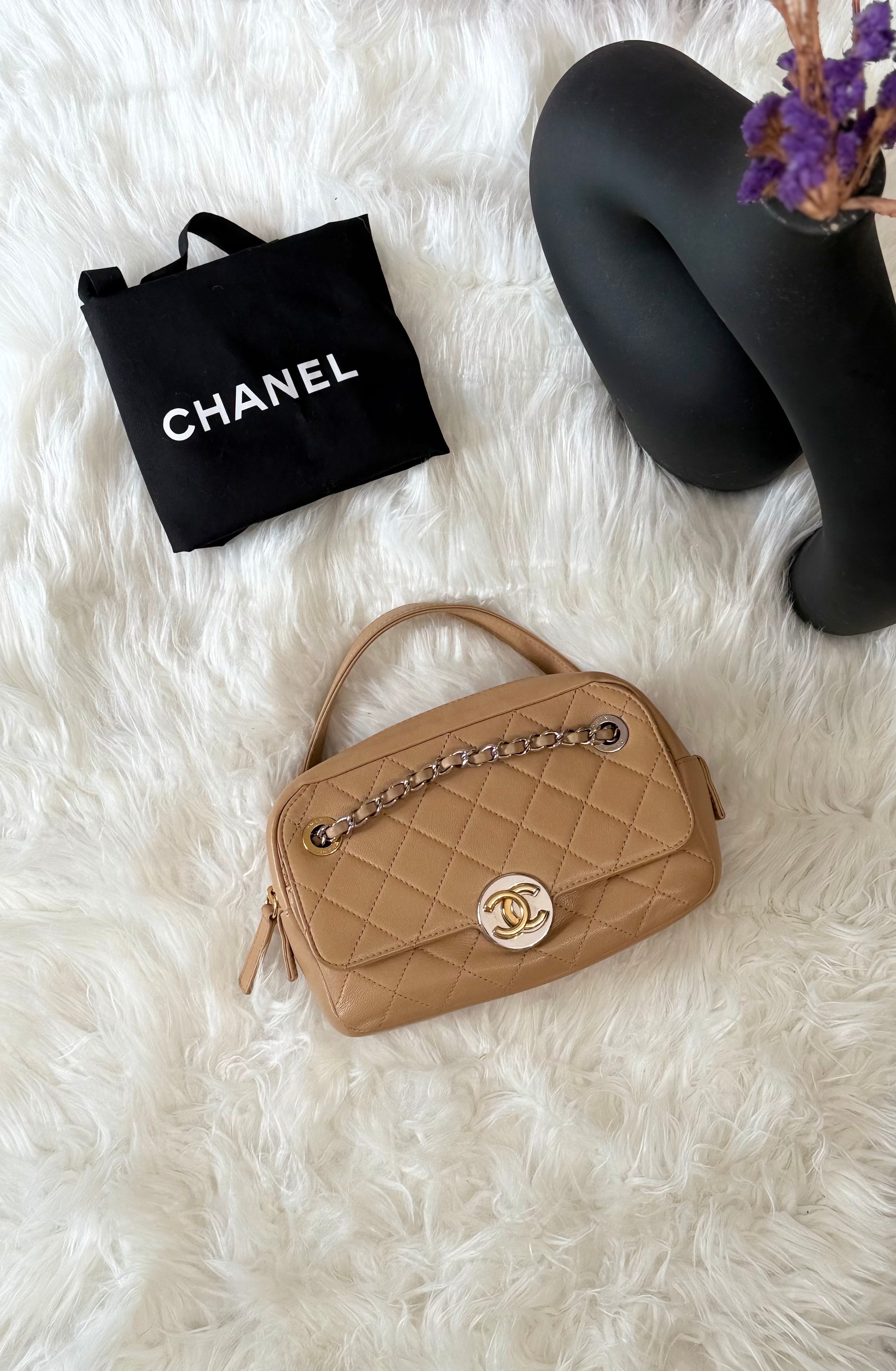 CHANEL Interlocking CC all stitched Camera Bag